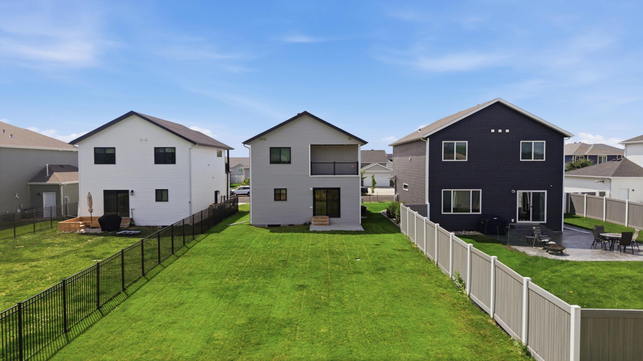 2018 single family home for sale at 8068 Goldfinch Drive in Horace, ND — 4 bed, 4 bath (photo 27 of 31)