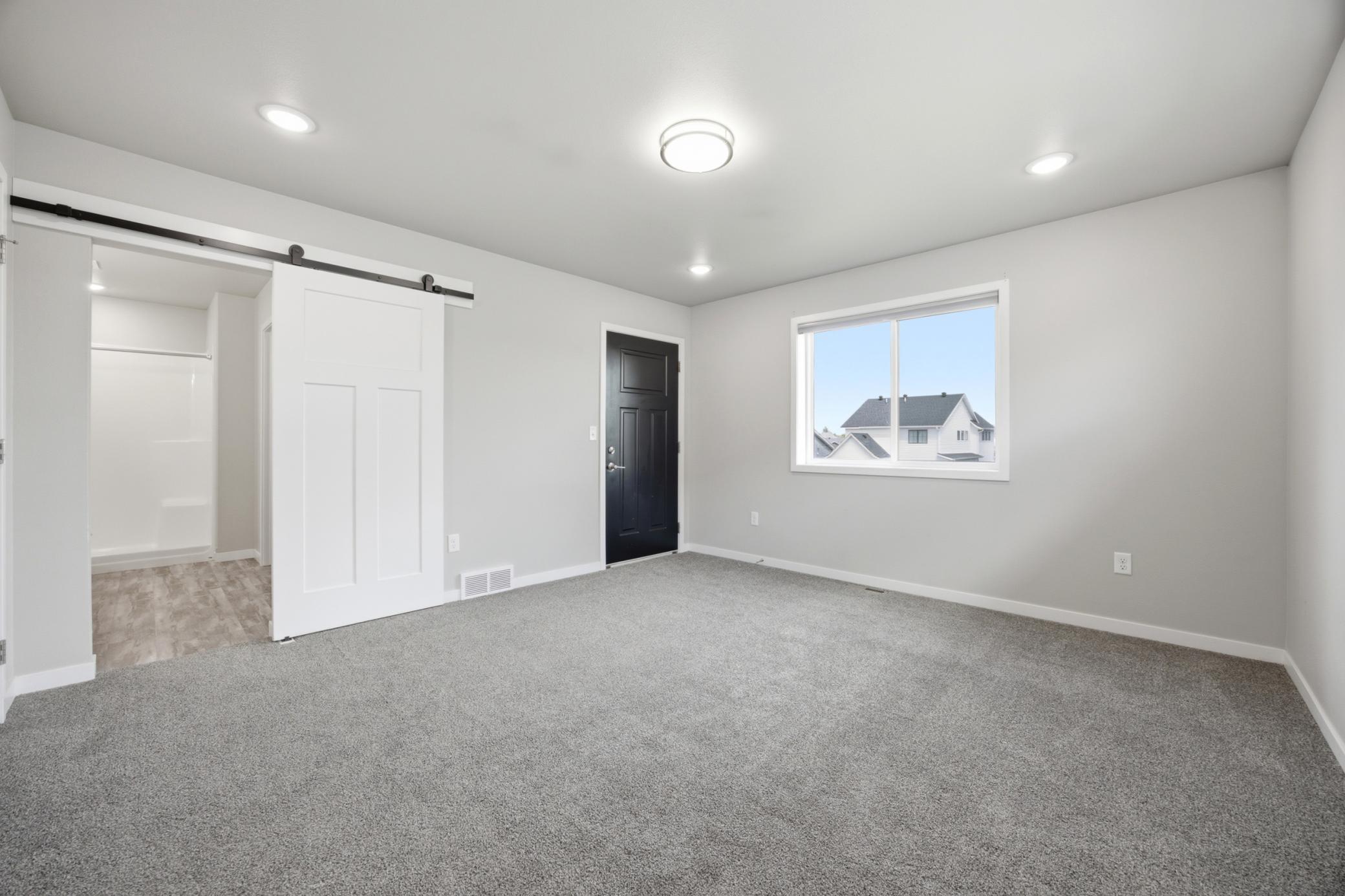 2018 single family home for sale at 8068 Goldfinch Drive in Horace, ND — 4 bed, 4 bath (photo 9 of 31)