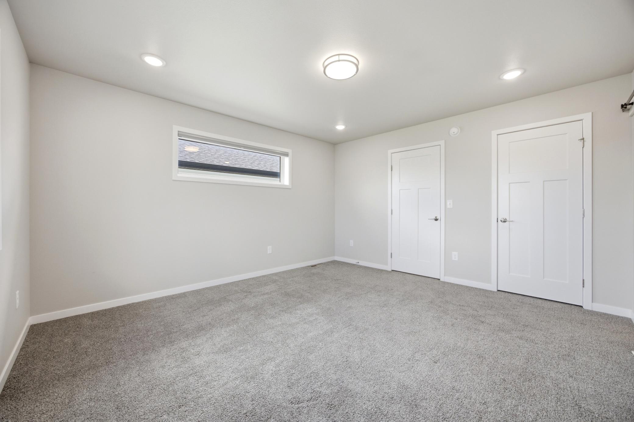 2018 single family home for sale at 8068 Goldfinch Drive in Horace, ND — 4 bed, 4 bath (photo 10 of 31)