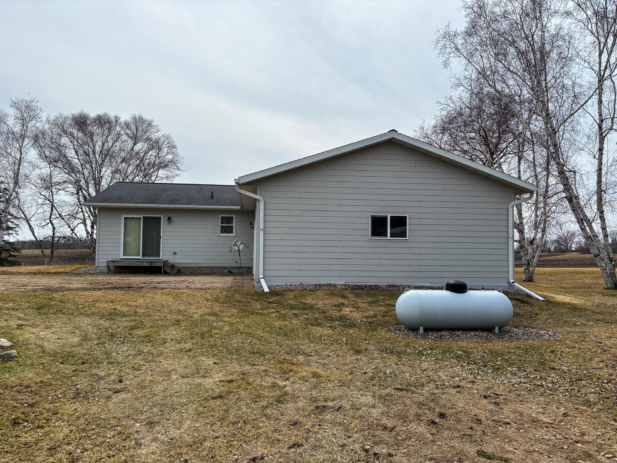 2007 single family home for sale at 32807 200th Street in Underwood, MN — 2 bed, 1 bath (photo 22 of 31)