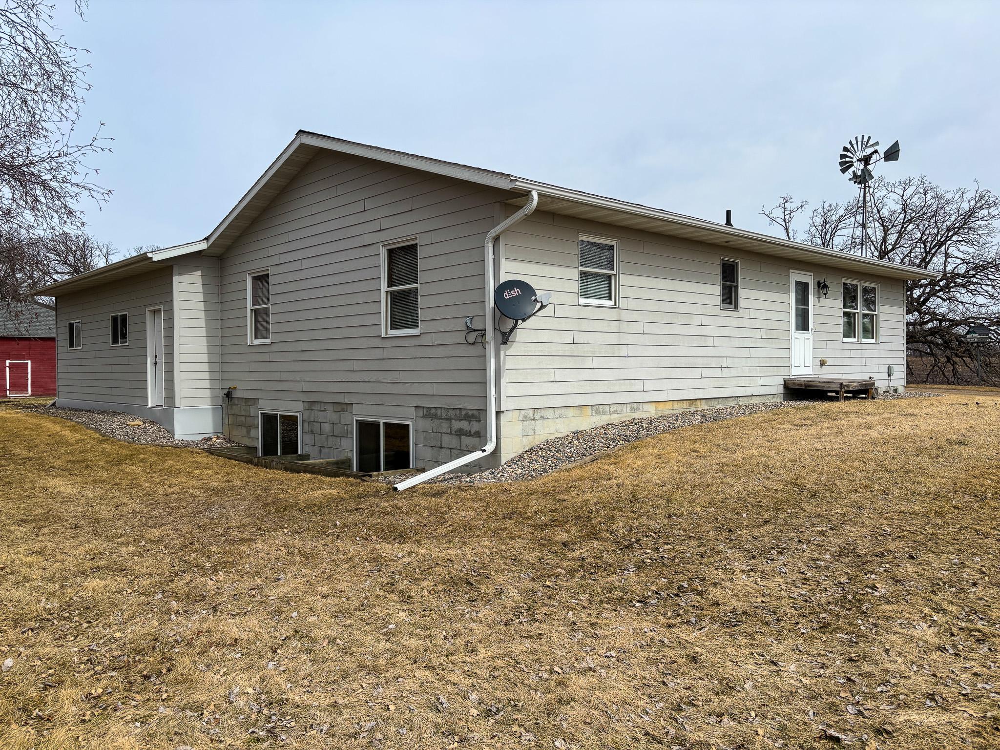 2007 single family home for sale at 32807 200th Street in Underwood, MN — 2 bed, 1 bath (photo 23 of 31)