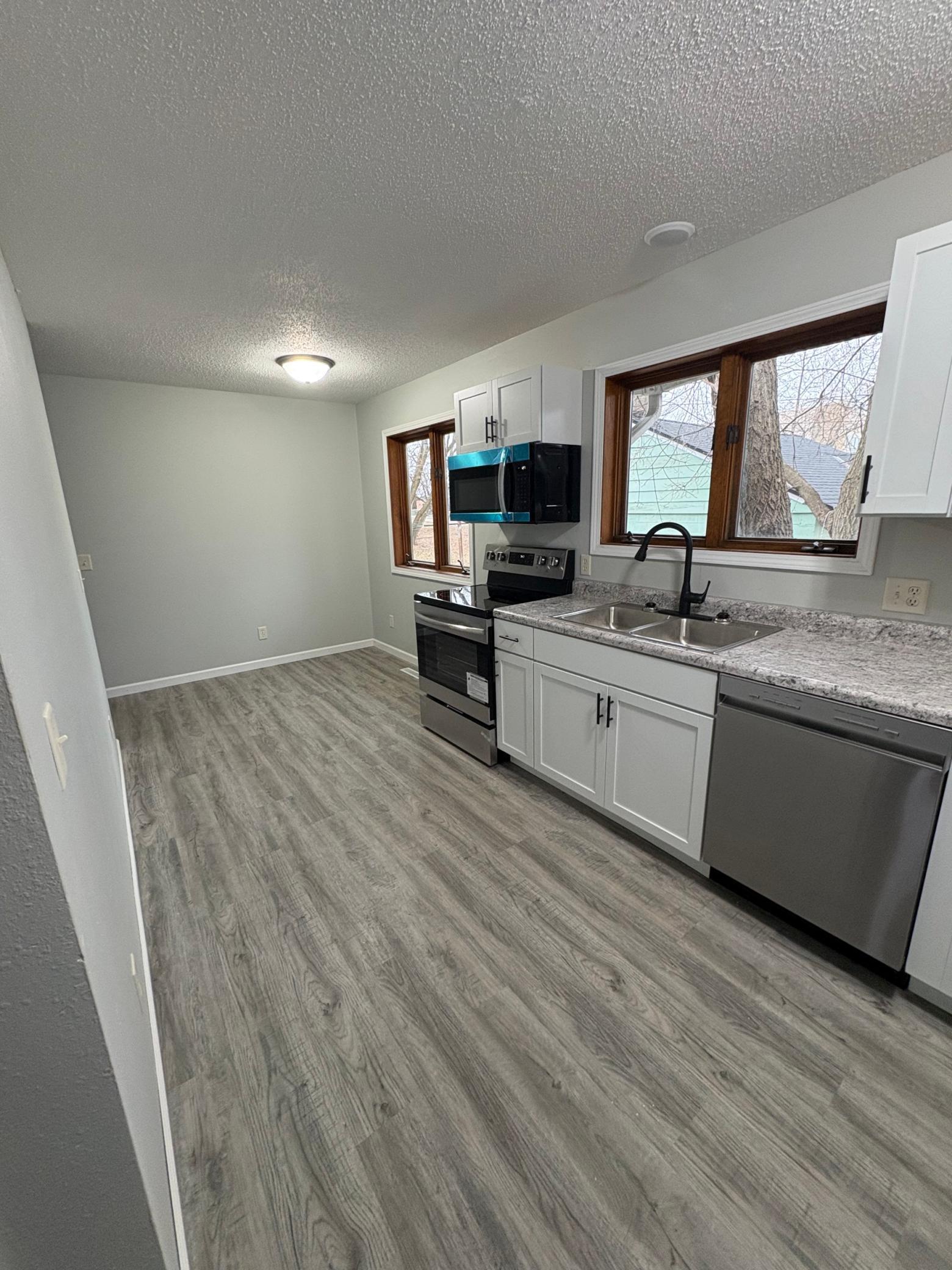 1999 single family home for sale at 506 7th Avenue NE in Brainerd, MN — 4 bed, 2 bath (photo 5 of 19)