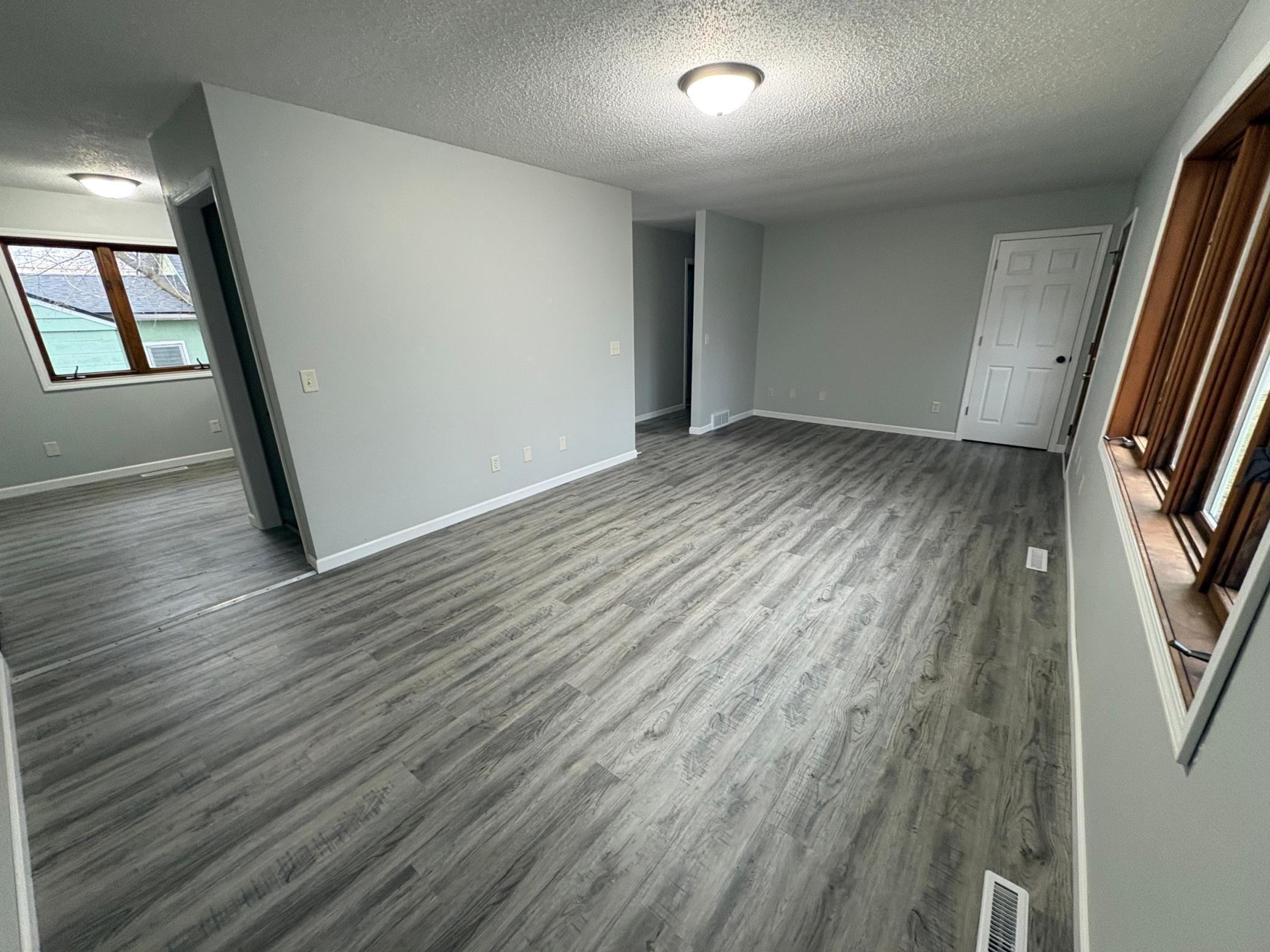 1999 single family home for sale at 506 7th Avenue NE in Brainerd, MN — 4 bed, 2 bath (photo 6 of 19)
