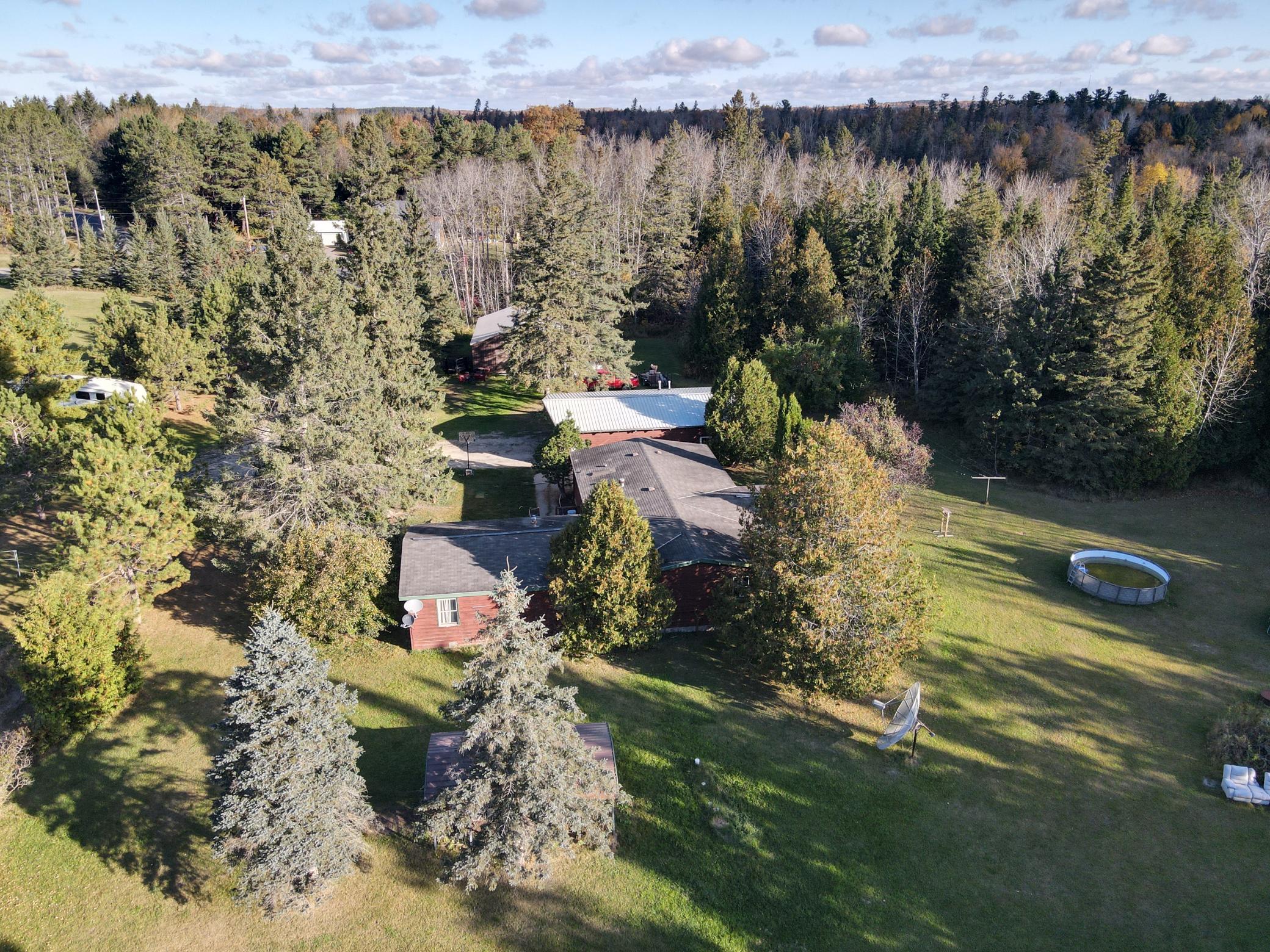 1993 single family home for sale at 2700 Glenwood Drive in Grand Rapids, MN — 4 bed, 3 bath (photo 3 of 19)