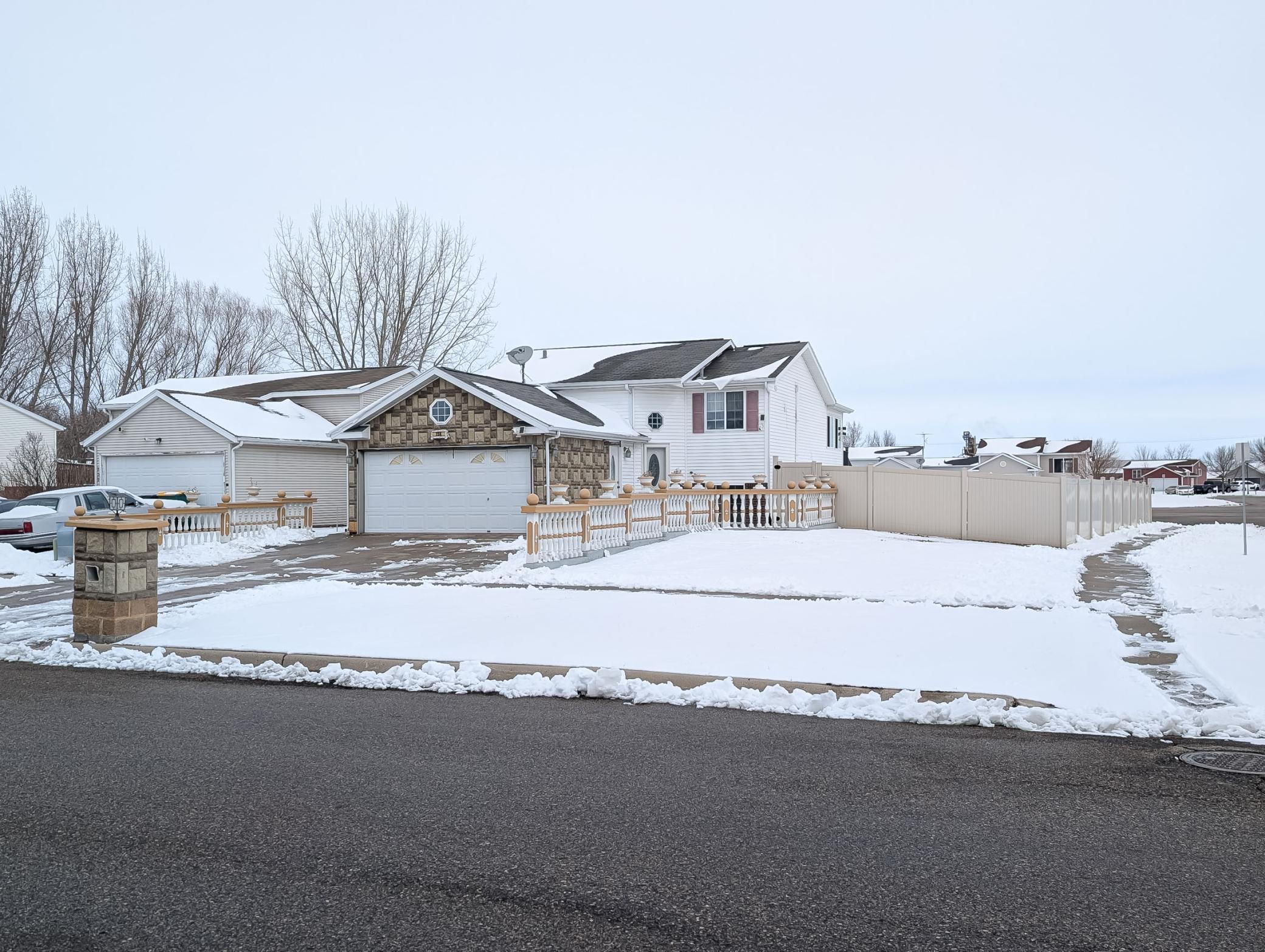 238 PINEWOOD Boulevard, West Fargo ND 58078 - Photo 2 of 50
