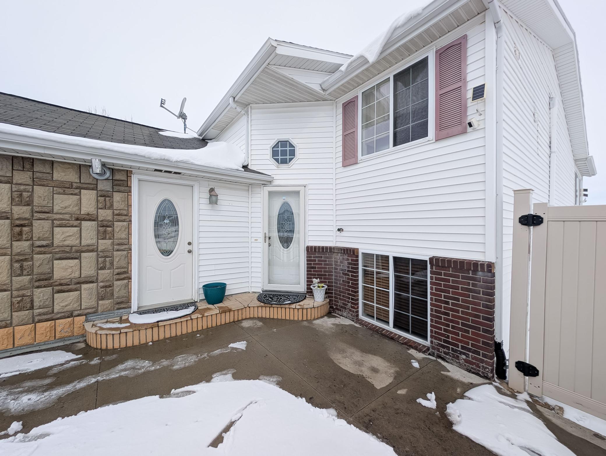 238 PINEWOOD Boulevard, West Fargo ND 58078 - Photo 5 of 50