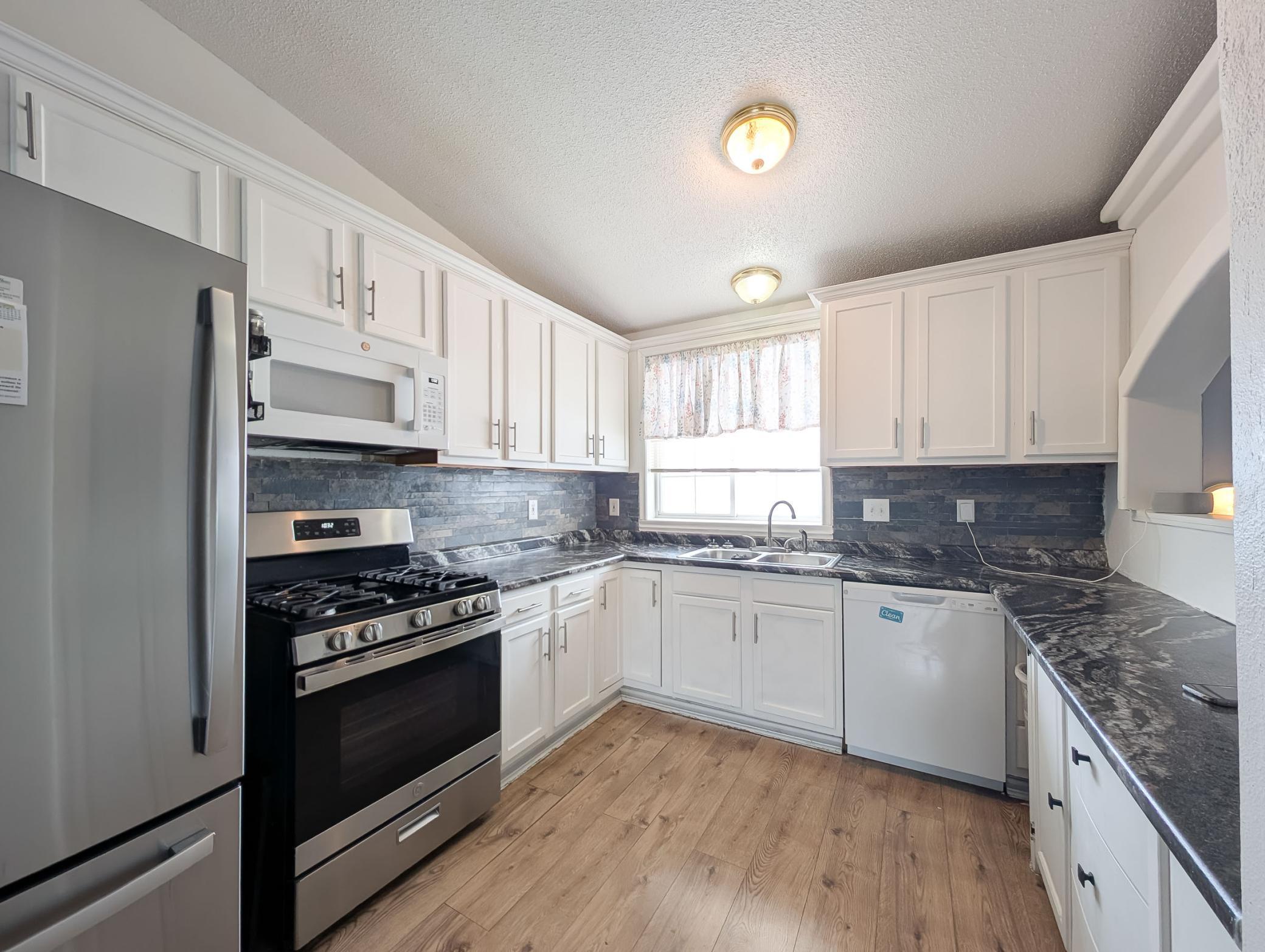 238 PINEWOOD Boulevard, West Fargo ND 58078 - Photo 9 of 50