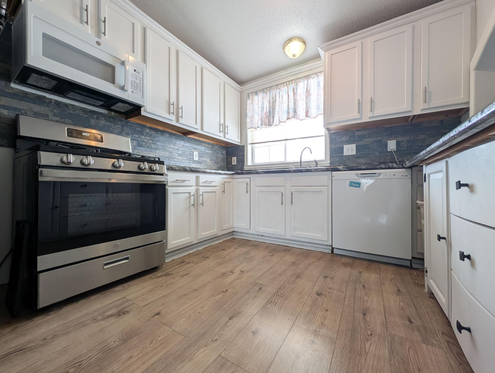 238 PINEWOOD Boulevard, West Fargo ND 58078 - Photo 10 of 50