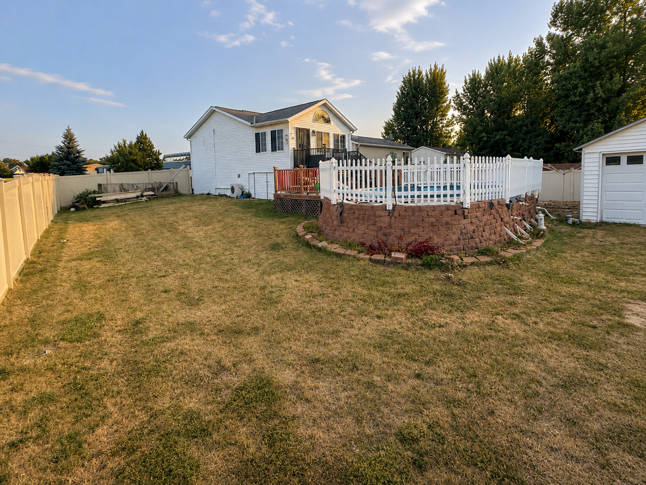 1999 single family home for sale at 238 PINEWOOD Boulevard in West Fargo, ND — 4 bed, 2 bath (photo 33 of 35)