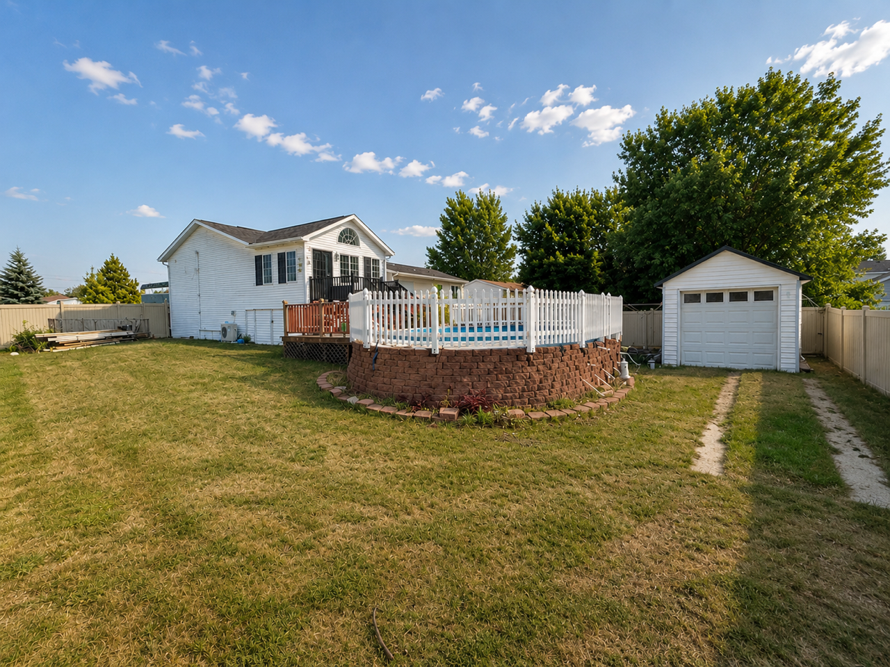 1999 single family home for sale at 238 PINEWOOD Boulevard in West Fargo, ND — 4 bed, 2 bath (photo 34 of 35)
