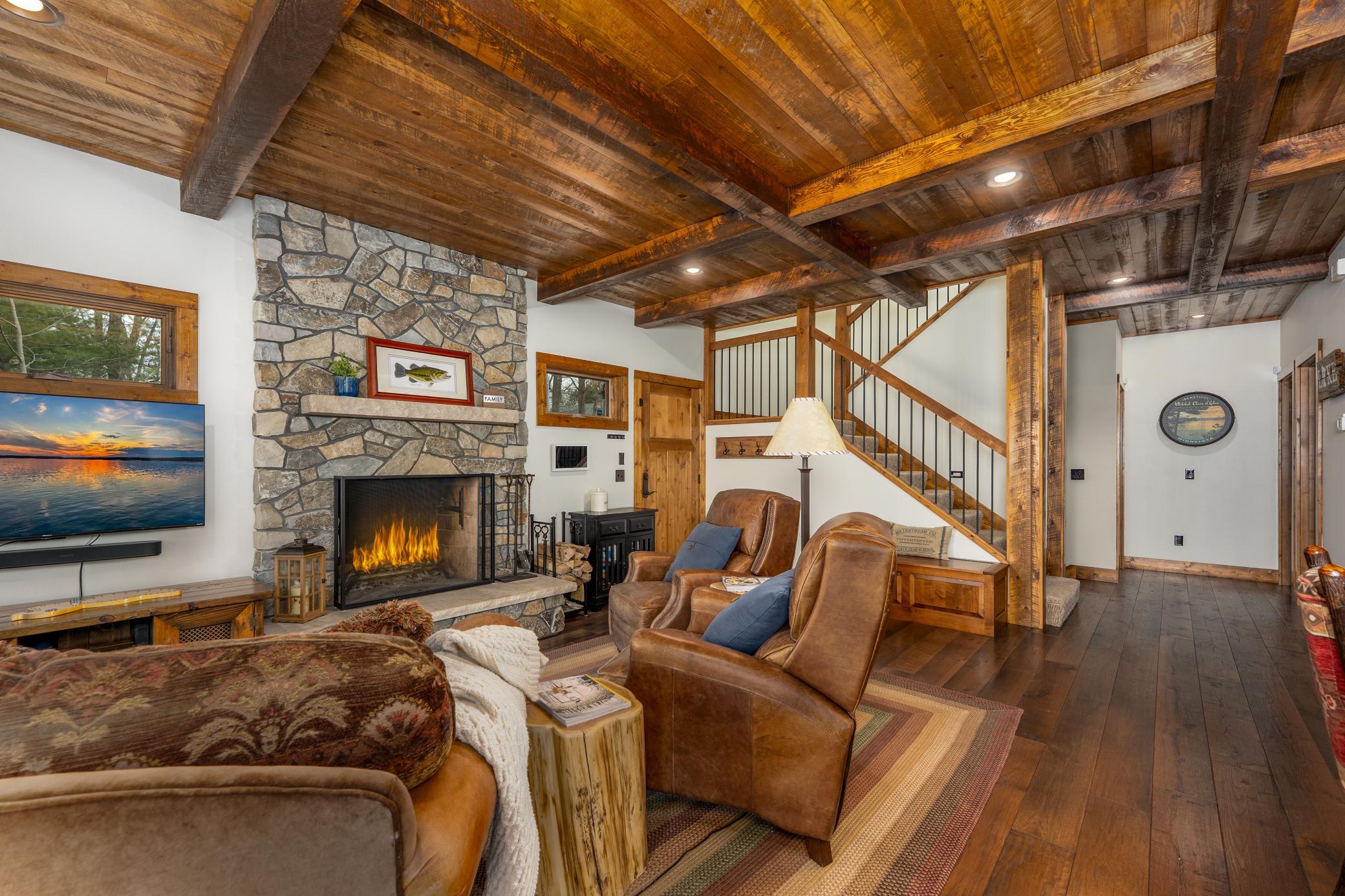 2019 single family home for sale at 12730 Manhattan Point Boulevard in Crosslake, MN — 5 bed, 3 bath (photo 13 of 65)