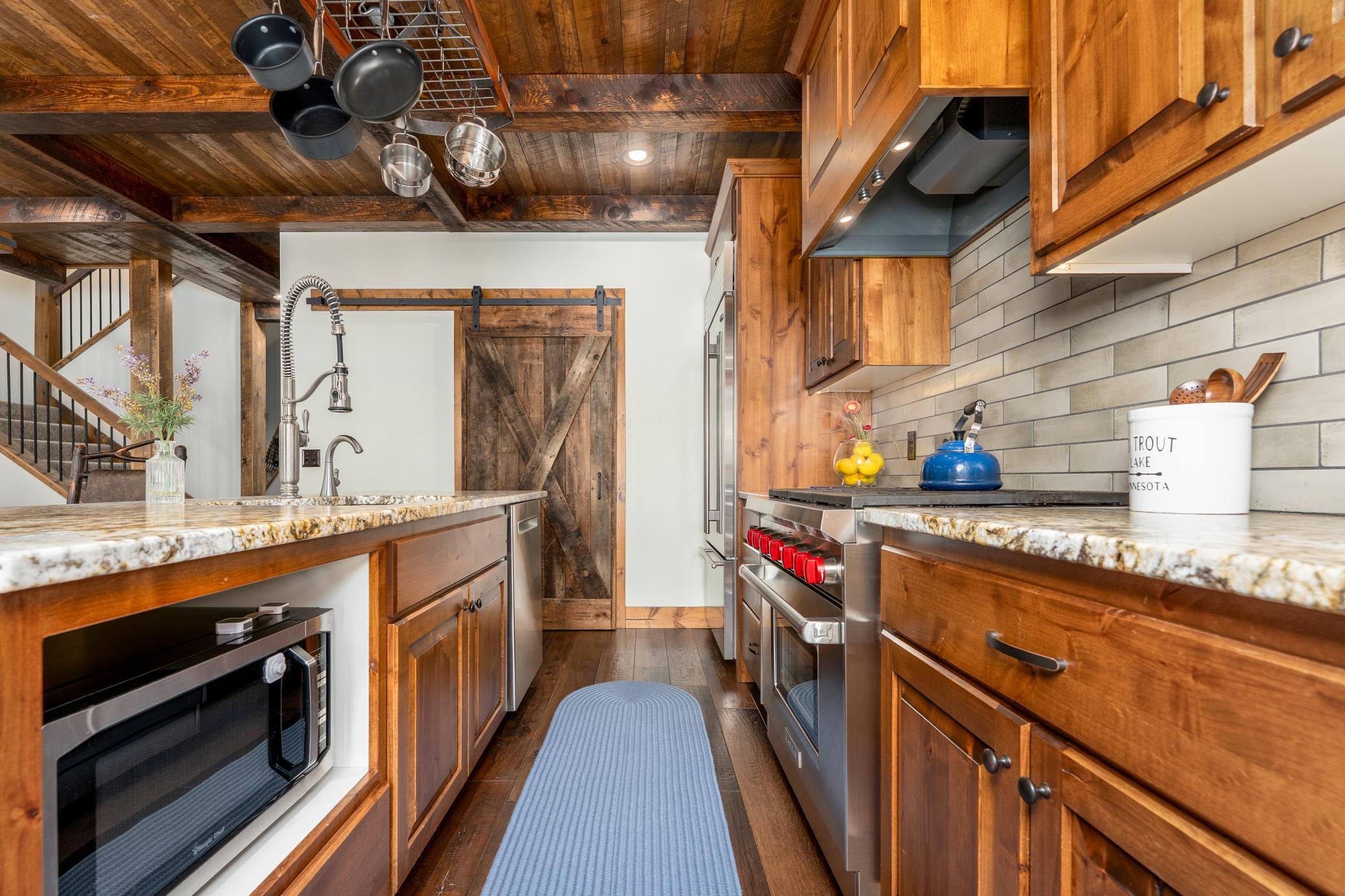 2019 single family home for sale at 12730 Manhattan Point Boulevard in Crosslake, MN — 5 bed, 3 bath (photo 18 of 65)