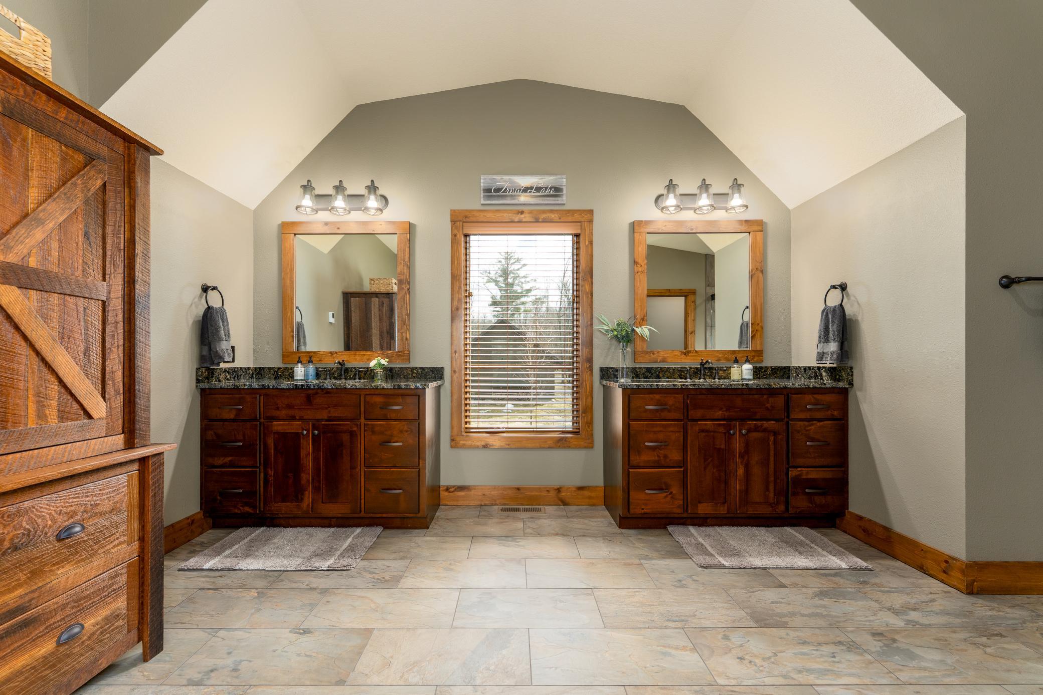 2019 single family home for sale at 12730 Manhattan Point Boulevard in Crosslake, MN — 5 bed, 3 bath (photo 29 of 65)