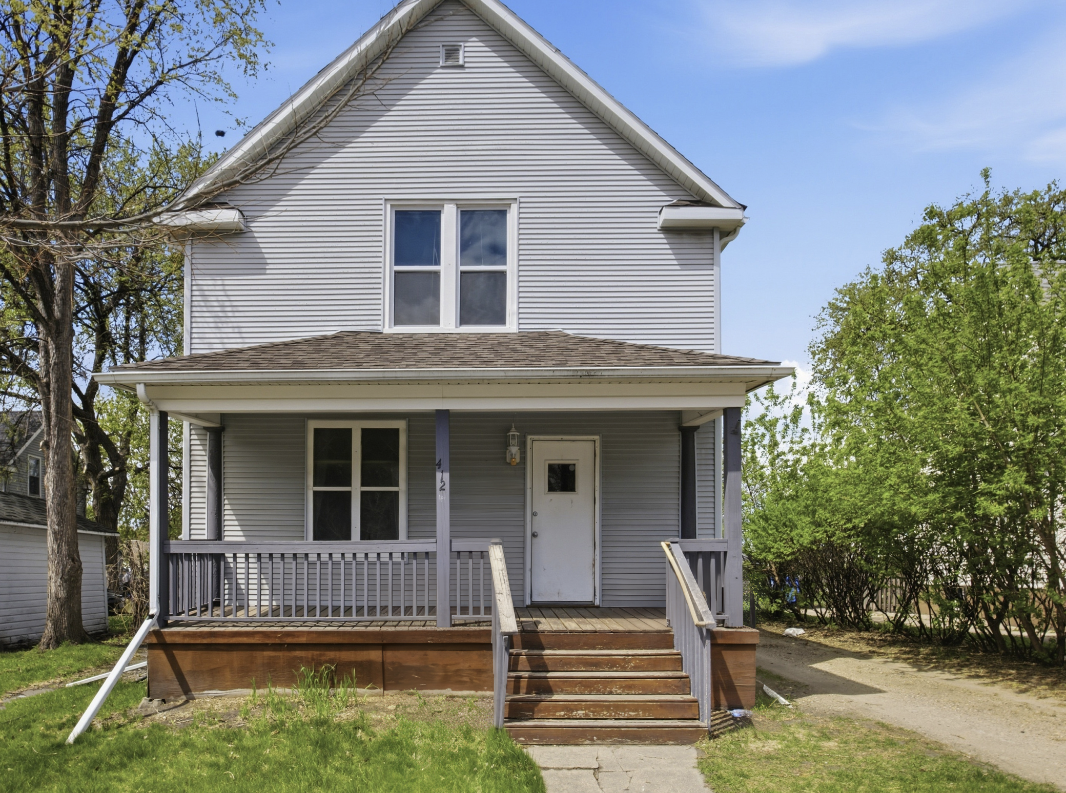 1905 single family home for sale at 412 12th Street N in Fargo, ND — 4 bed, 2 bath