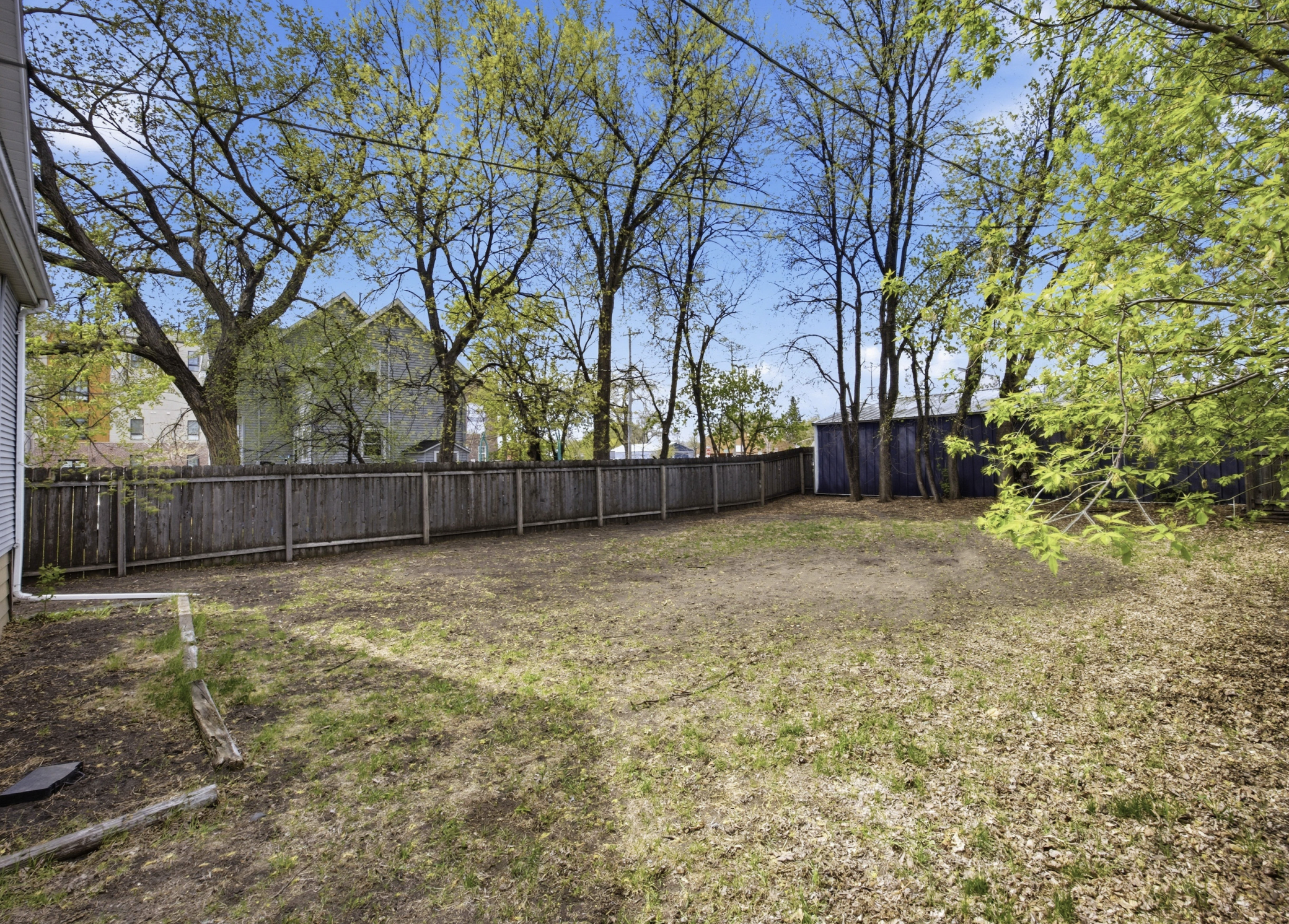 1905 single family home for sale at 412 12th Street N in Fargo, ND — 4 bed, 2 bath (photo 3 of 21)