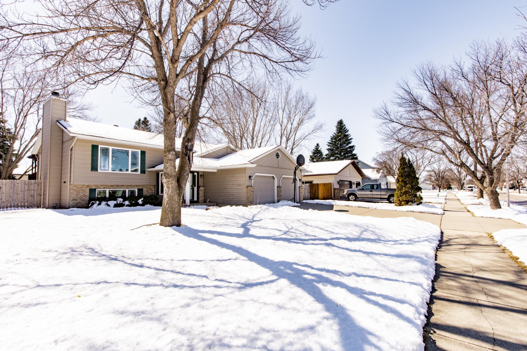 2408 34th Avenue S, Fargo ND 58104 - Photo 3 of 62