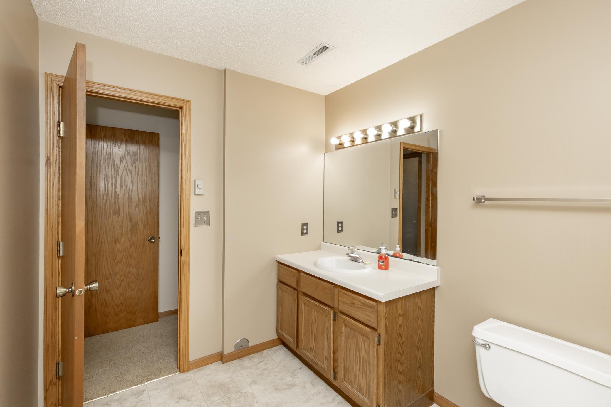 2408 34th Avenue S, Fargo ND 58104 - Photo 33 of 62