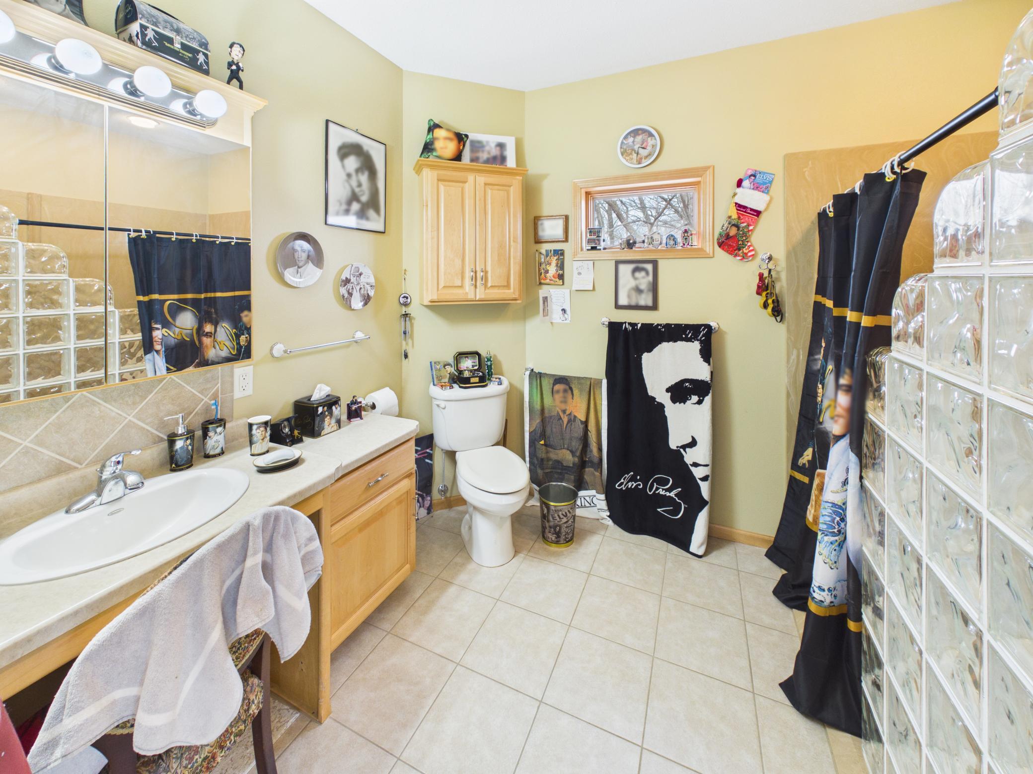 2006 single family home for sale at 18559 Empire Trail in Burtrum, MN — 5 bed, 5 bath (photo 22 of 72)