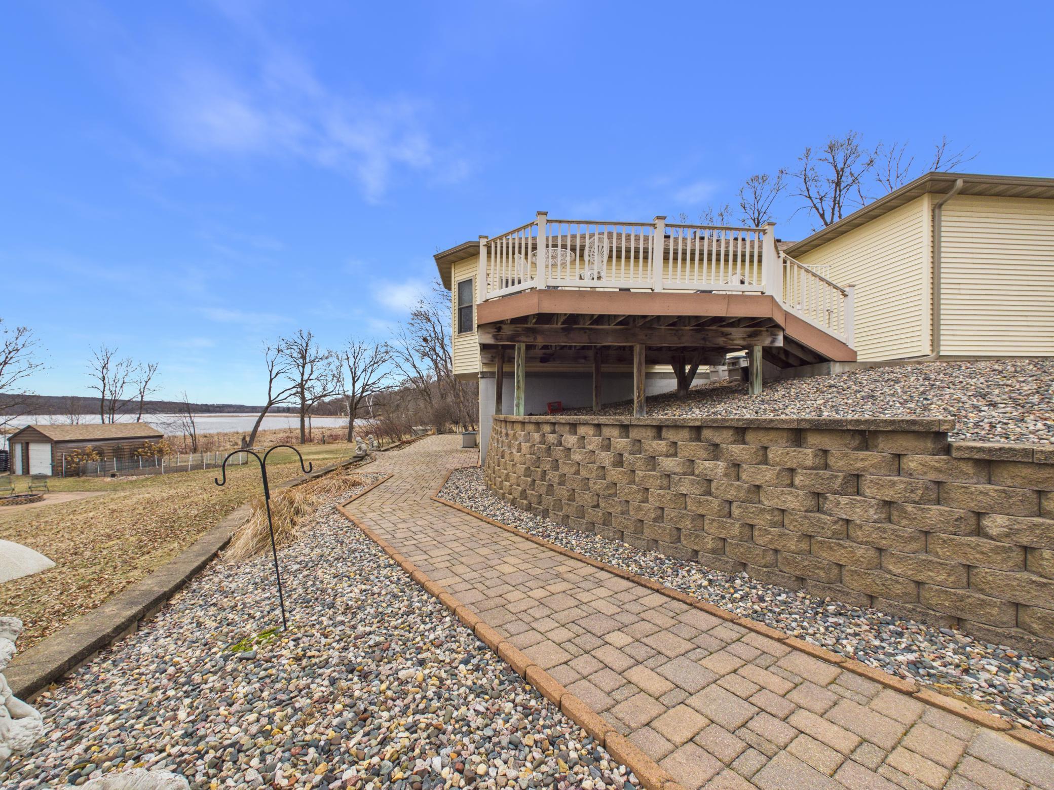 2006 single family home for sale at 18559 Empire Trail in Burtrum, MN — 5 bed, 5 bath (photo 4 of 72)