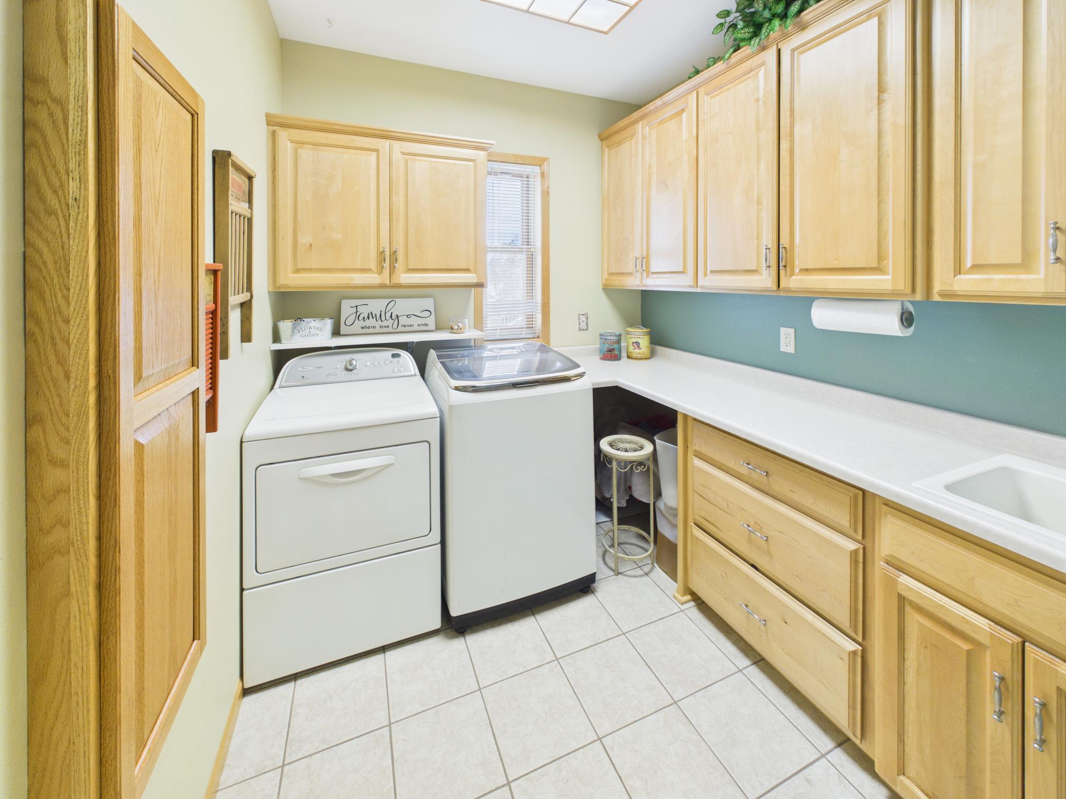 2006 single family home for sale at 18559 Empire Trail in Burtrum, MN — 5 bed, 5 bath (photo 33 of 72)