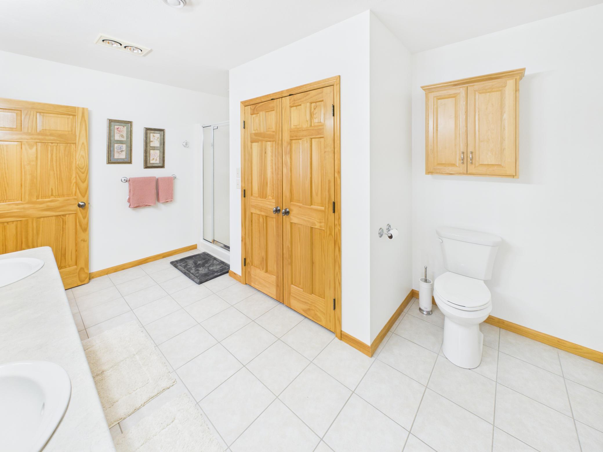 2006 single family home for sale at 18559 Empire Trail in Burtrum, MN — 5 bed, 5 bath (photo 49 of 72)
