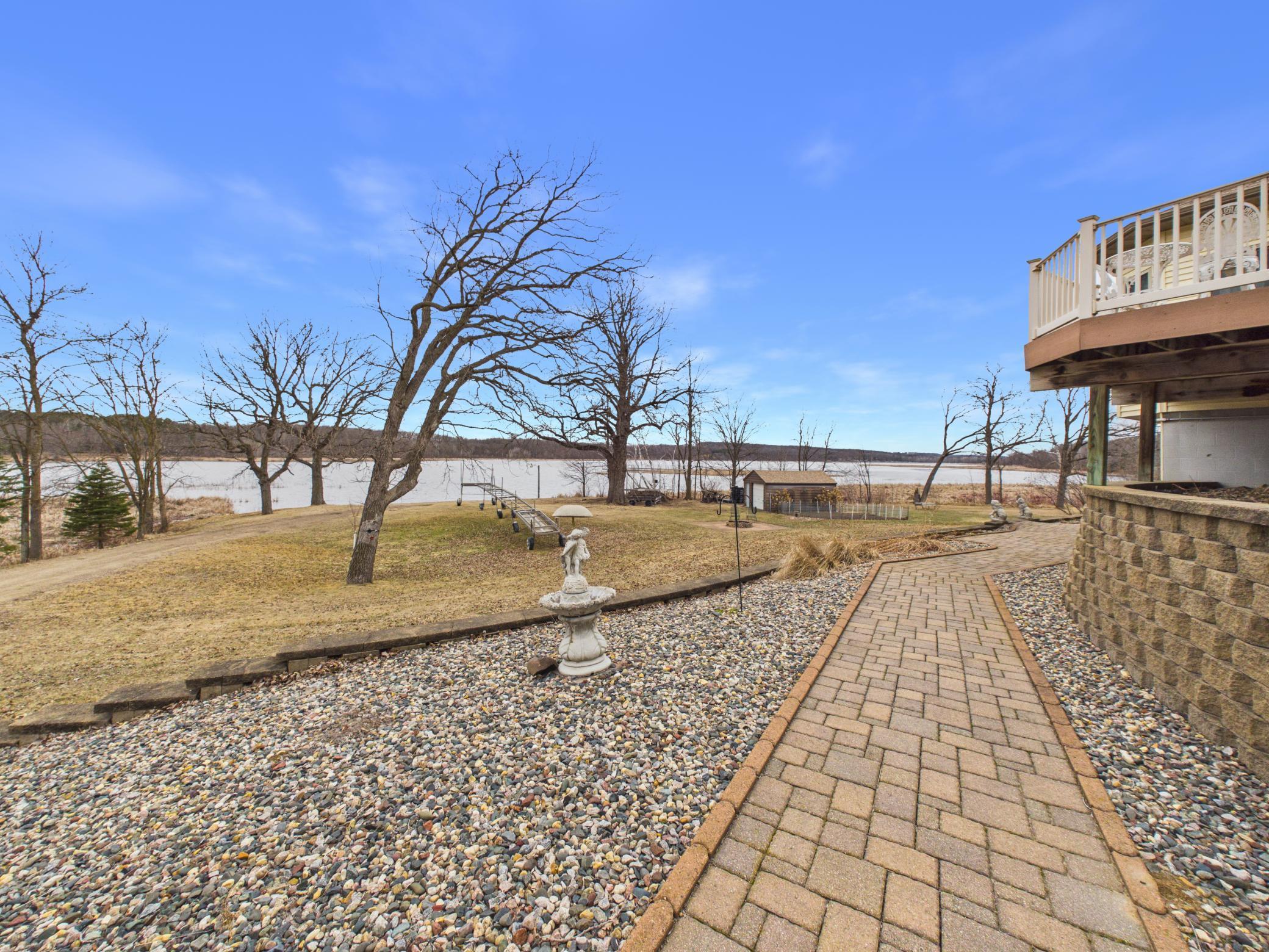 2006 single family home for sale at 18559 Empire Trail in Burtrum, MN — 5 bed, 5 bath (photo 7 of 72)