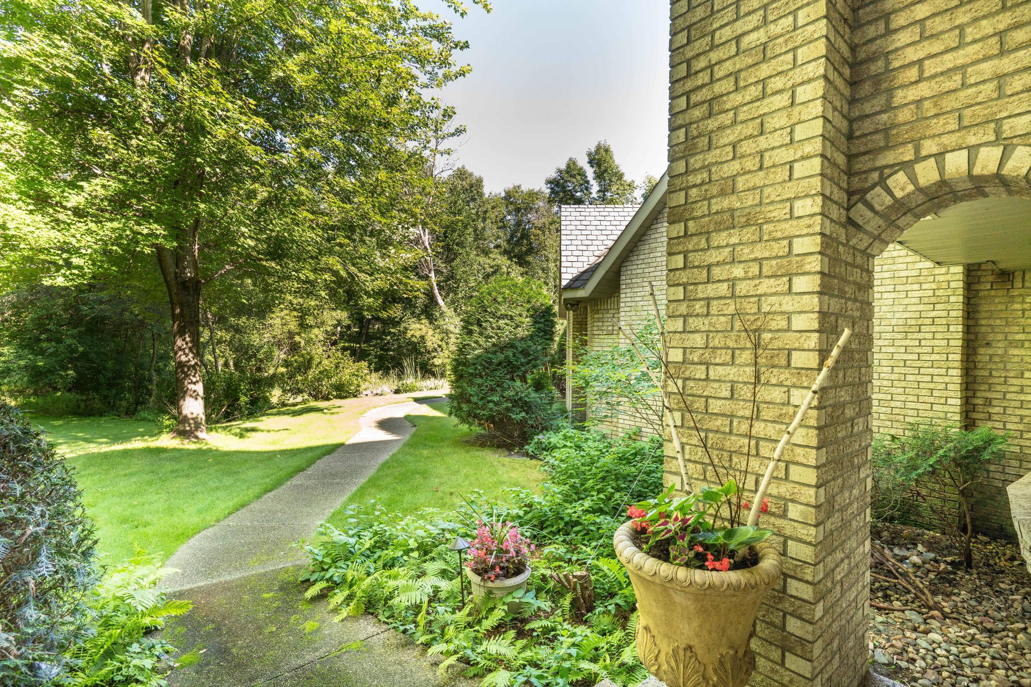 1992 single family home for sale at 2807 Government Point Road NE in Alexandria, MN — 4 bed, 6 bath (photo 14 of 81)