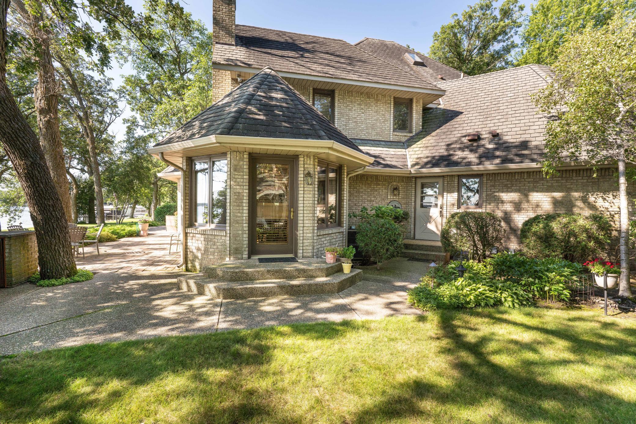 1992 single family home for sale at 2807 Government Point Road NE in Alexandria, MN — 4 bed, 6 bath (photo 17 of 81)