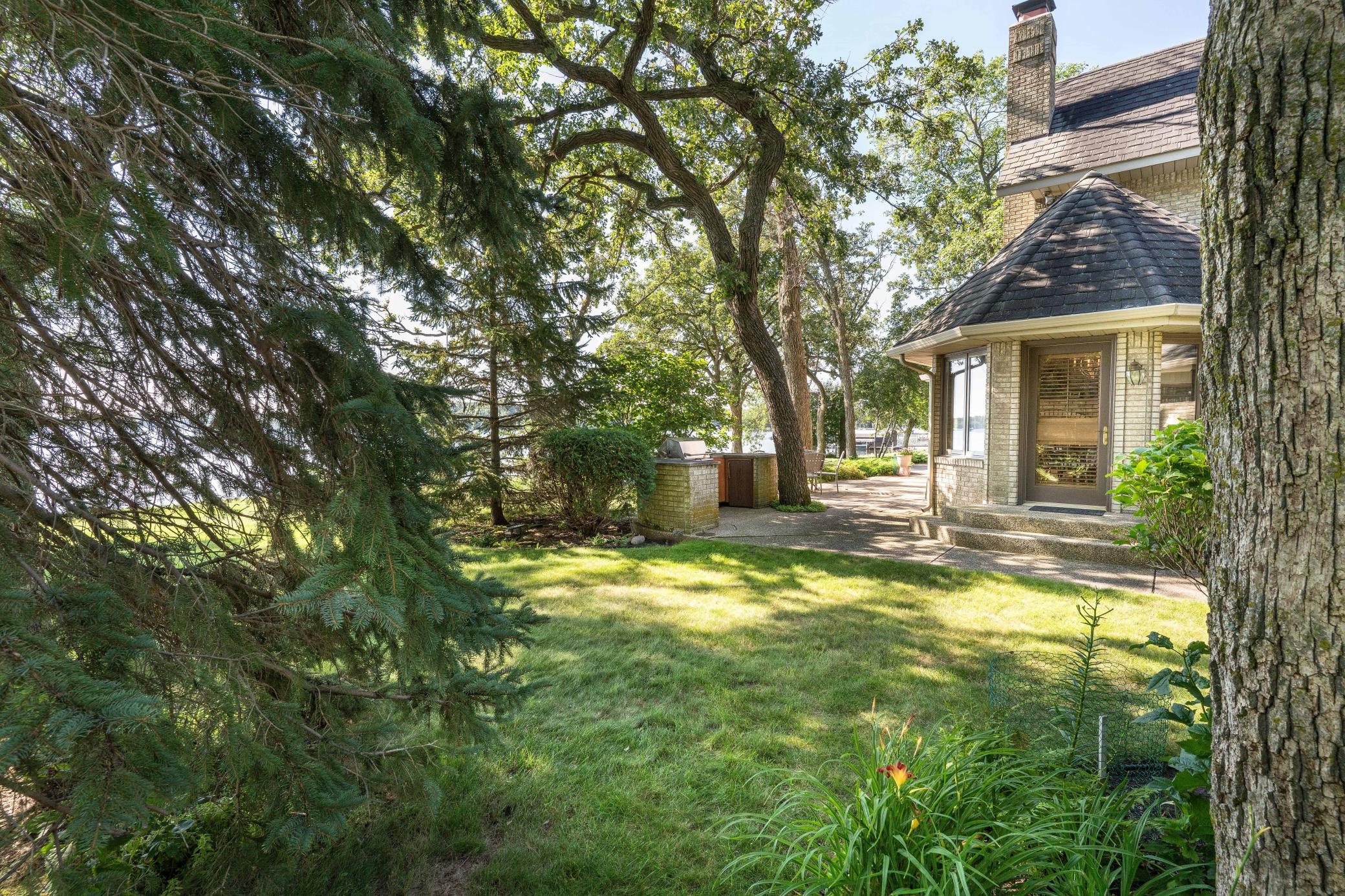 1992 single family home for sale at 2807 Government Point Road NE in Alexandria, MN — 4 bed, 6 bath (photo 18 of 81)