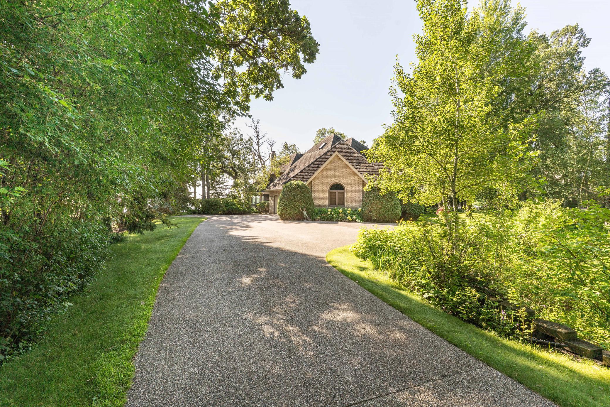 1992 single family home for sale at 2807 Government Point Road NE in Alexandria, MN — 4 bed, 6 bath (photo 6 of 81)