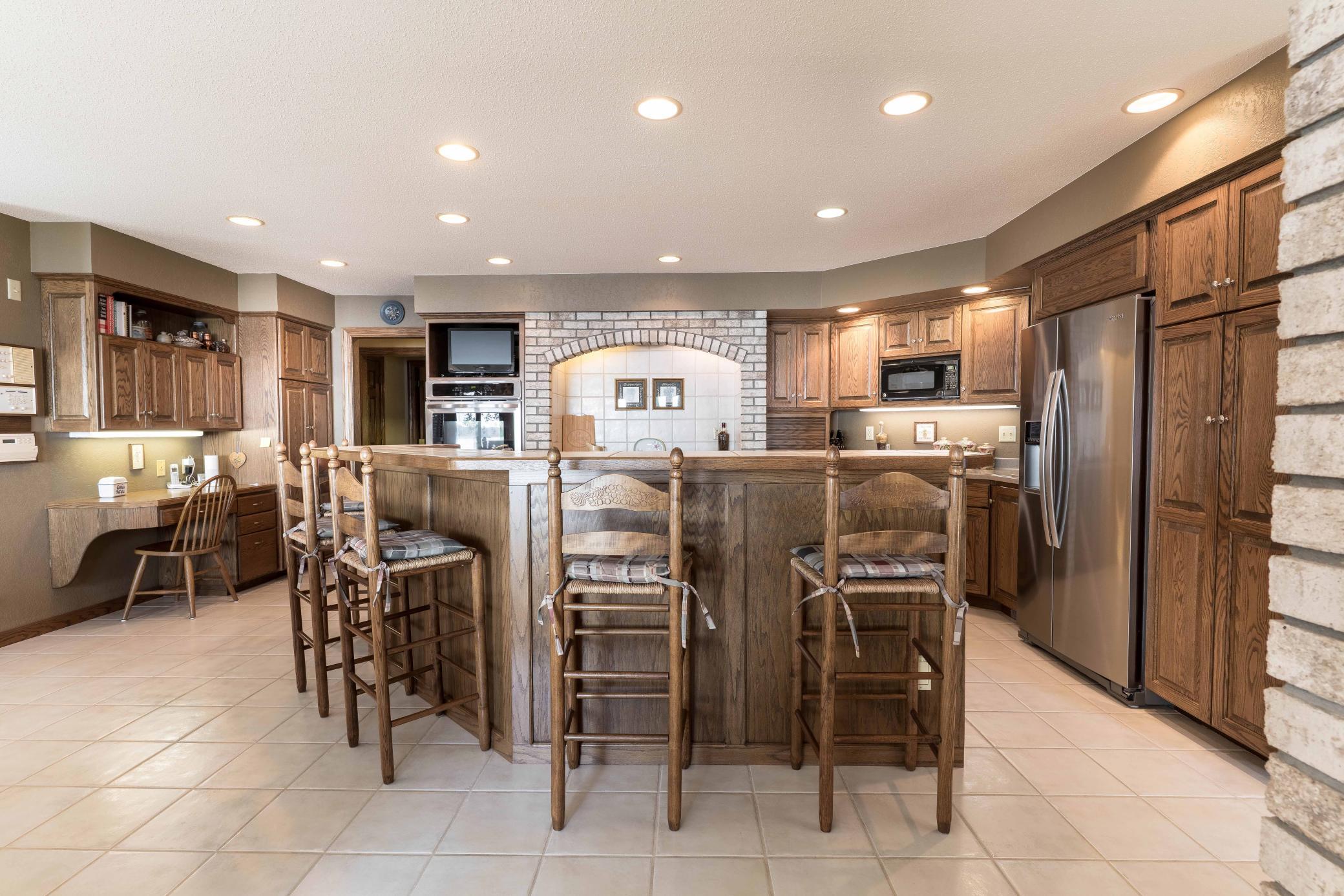 1992 single family home for sale at 2807 Government Point Road NE in Alexandria, MN — 4 bed, 6 bath (photo 45 of 81)