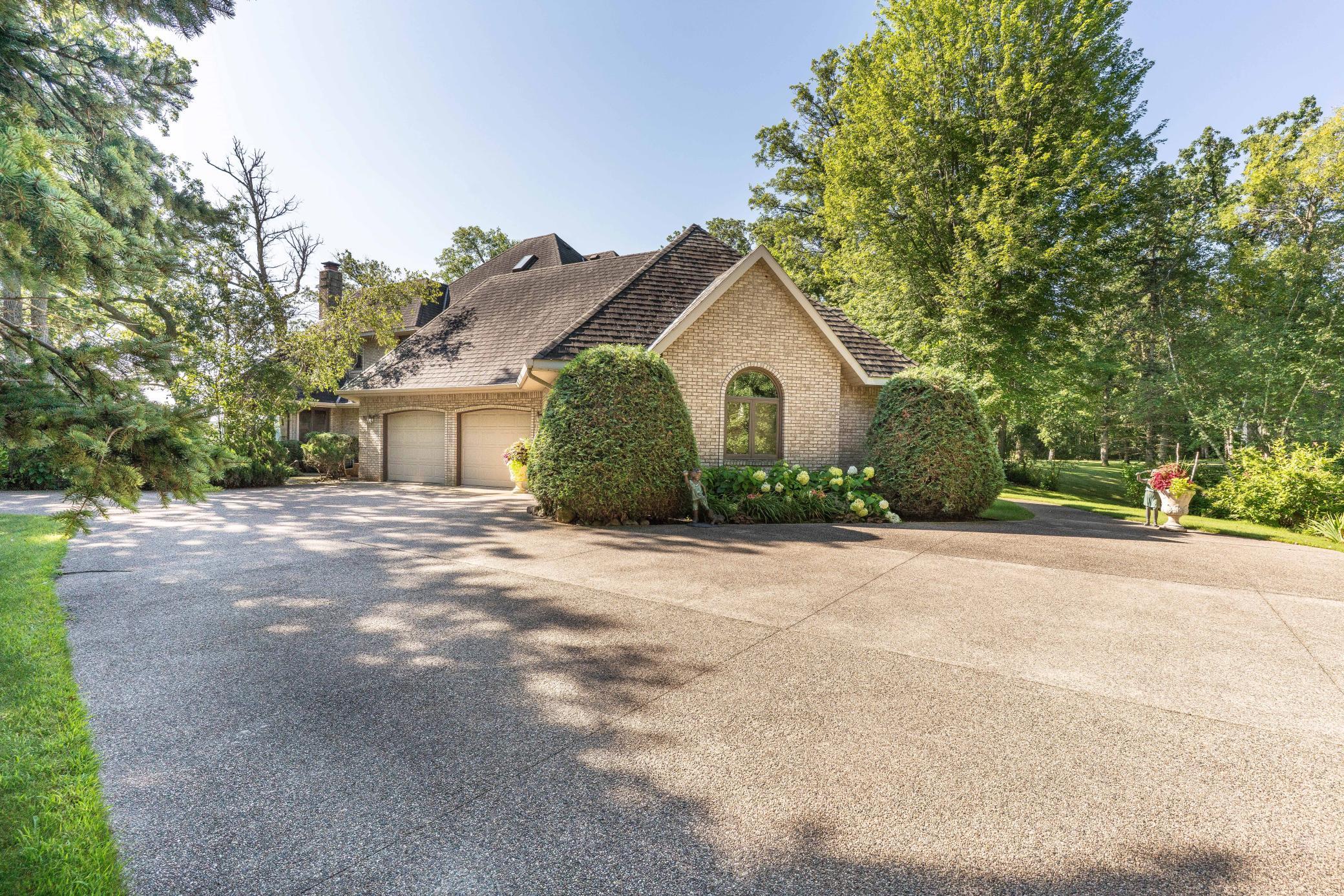 1992 single family home for sale at 2807 Government Point Road NE in Alexandria, MN — 4 bed, 6 bath (photo 7 of 81)