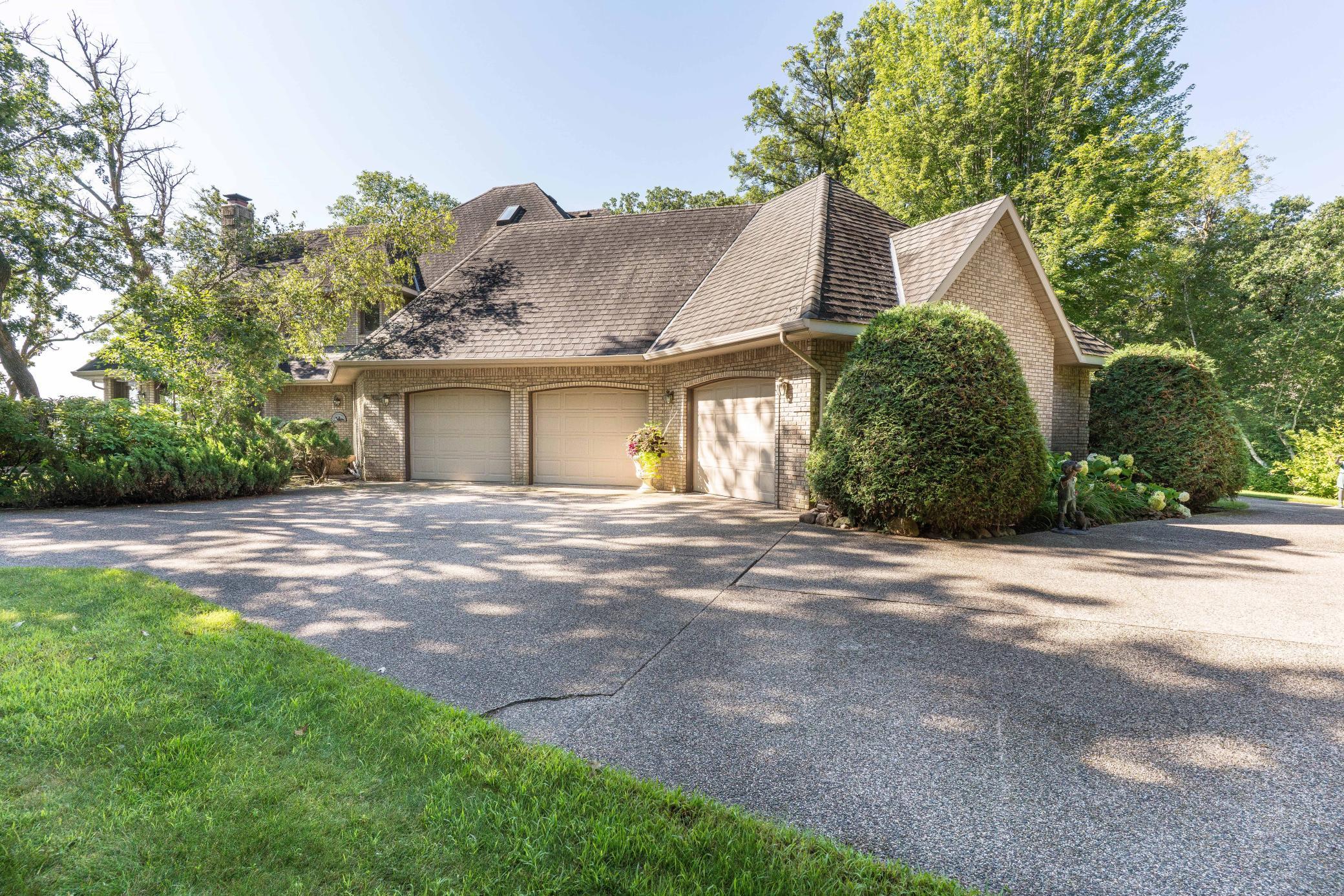 1992 single family home for sale at 2807 Government Point Road NE in Alexandria, MN — 4 bed, 6 bath (photo 8 of 81)