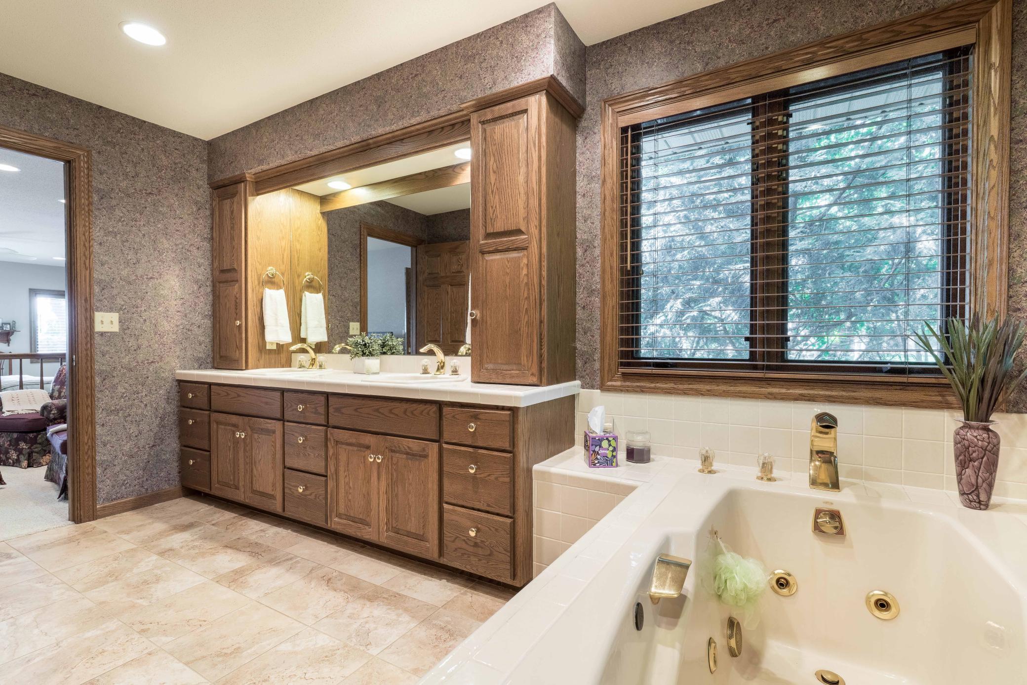 1992 single family home for sale at 2807 Government Point Road NE in Alexandria, MN — 4 bed, 6 bath (photo 66 of 81)