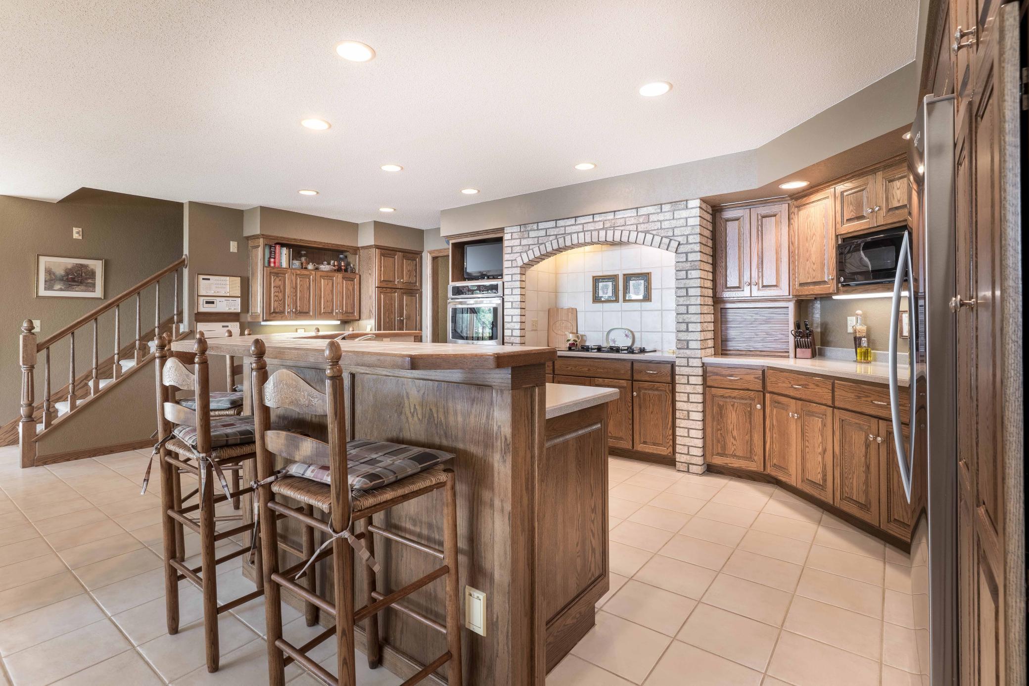 1992 single family home for sale at 2807 Government Point Road NE in Alexandria, MN — 4 bed, 6 bath (photo 24 of 63)