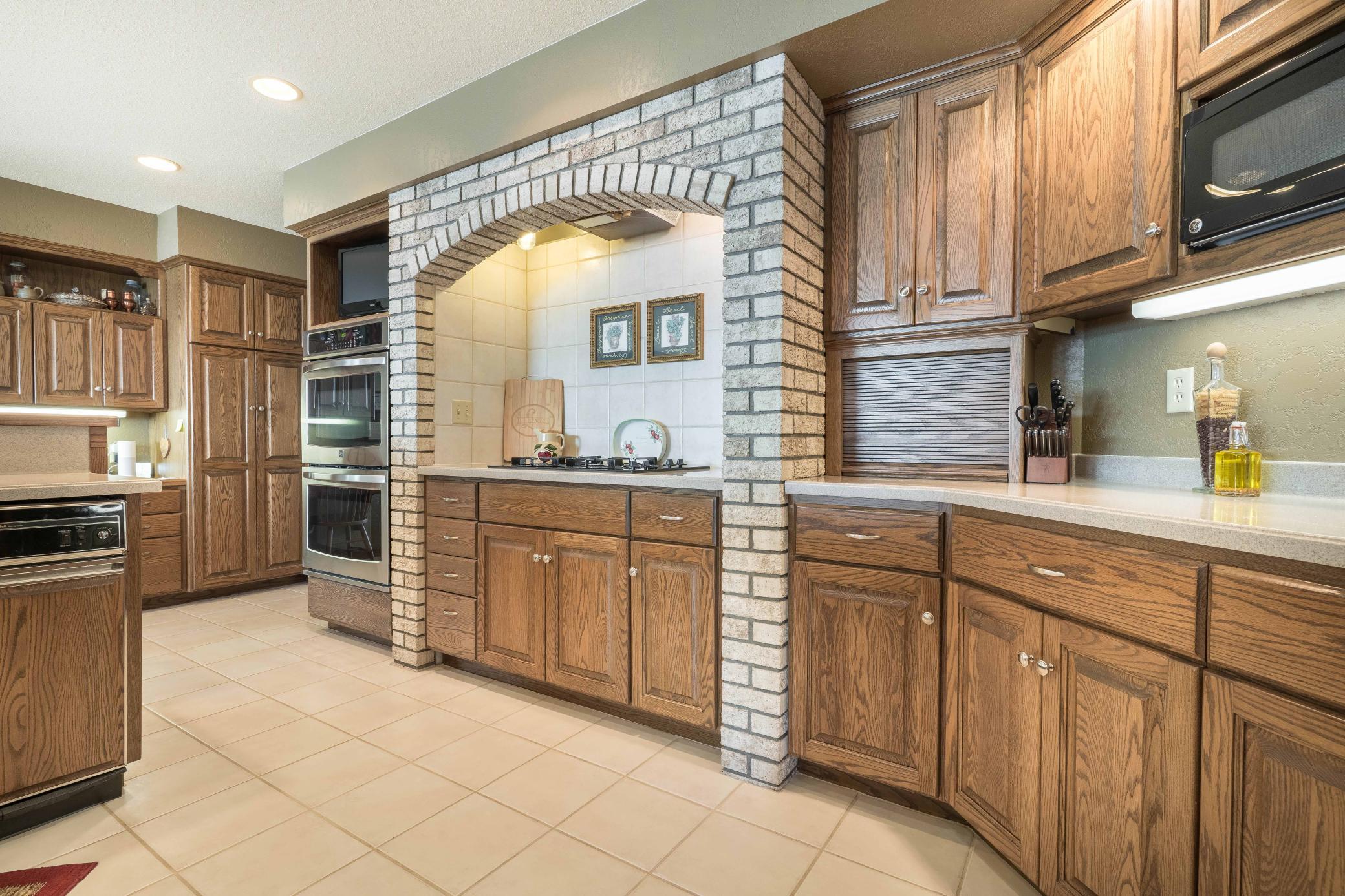 1992 single family home for sale at 2807 Government Point Road NE in Alexandria, MN — 4 bed, 6 bath (photo 30 of 63)