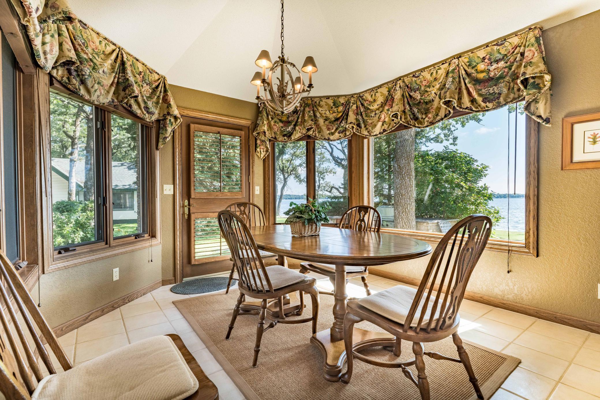 1992 single family home for sale at 2807 Government Point Road NE in Alexandria, MN — 4 bed, 6 bath (photo 34 of 63)