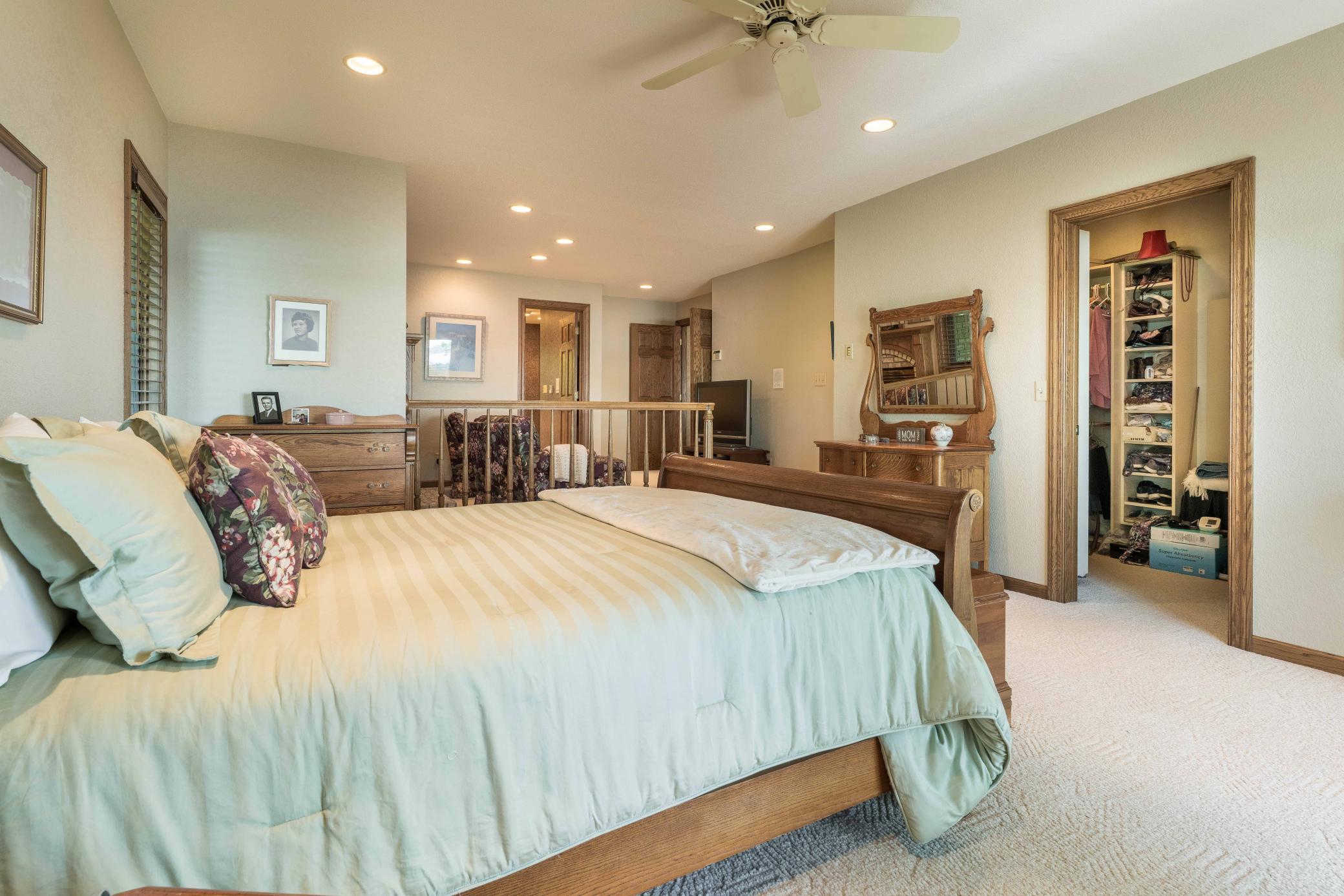 1992 single family home for sale at 2807 Government Point Road NE in Alexandria, MN — 4 bed, 6 bath (photo 47 of 63)