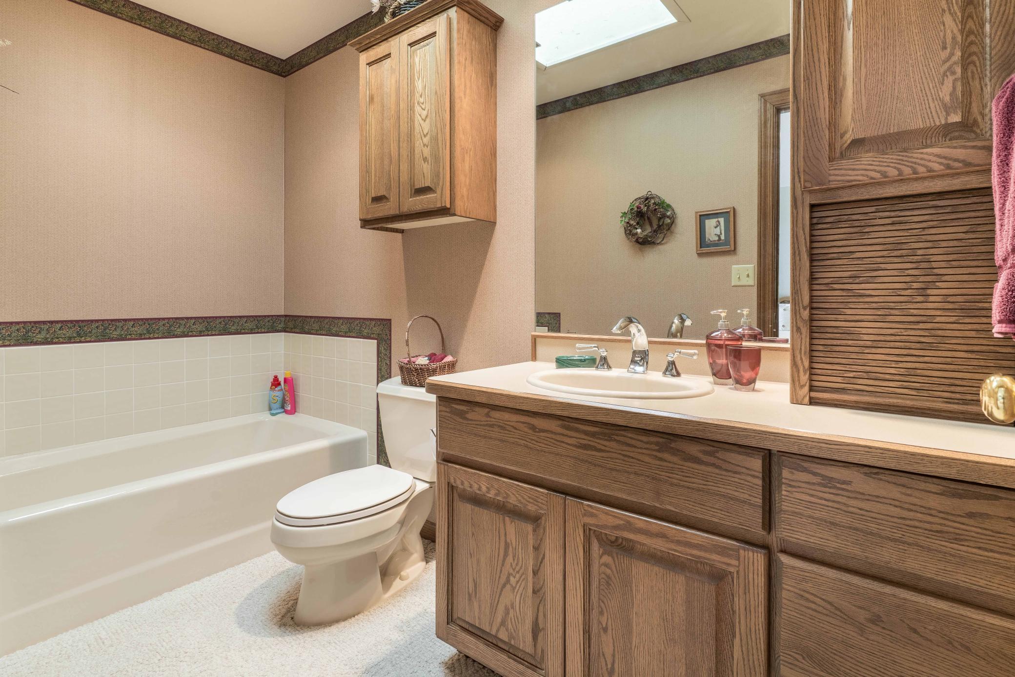 1992 single family home for sale at 2807 Government Point Road NE in Alexandria, MN — 4 bed, 6 bath (photo 56 of 63)