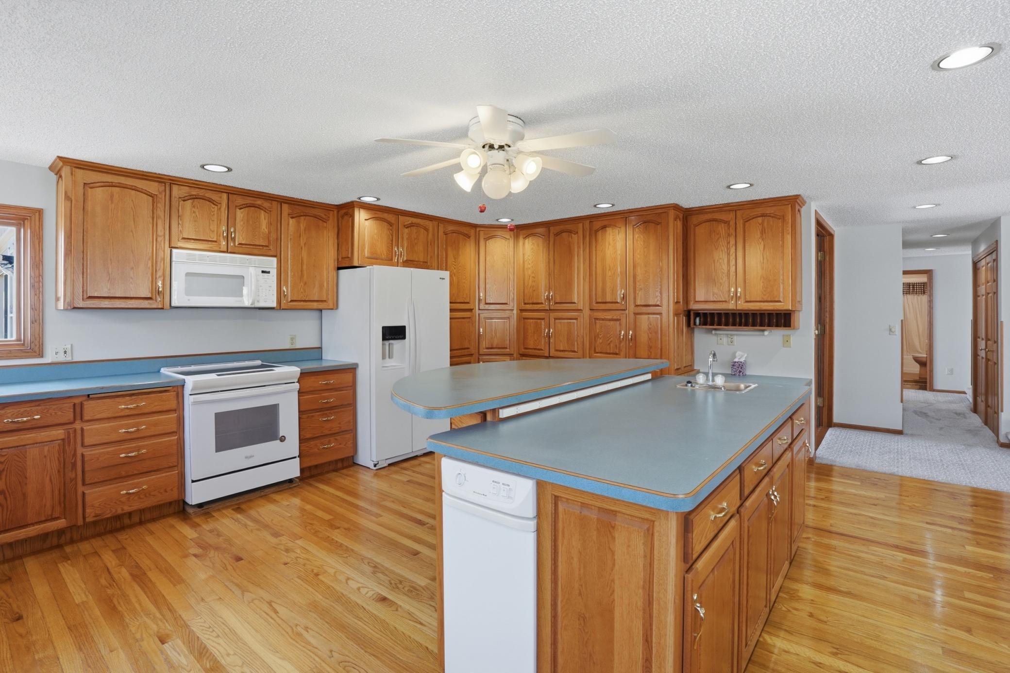 1910 single family home for sale at 15707 Sandy Beach Road SE in Mentor, MN — 6 bed, 4 bath (photo 9 of 64)