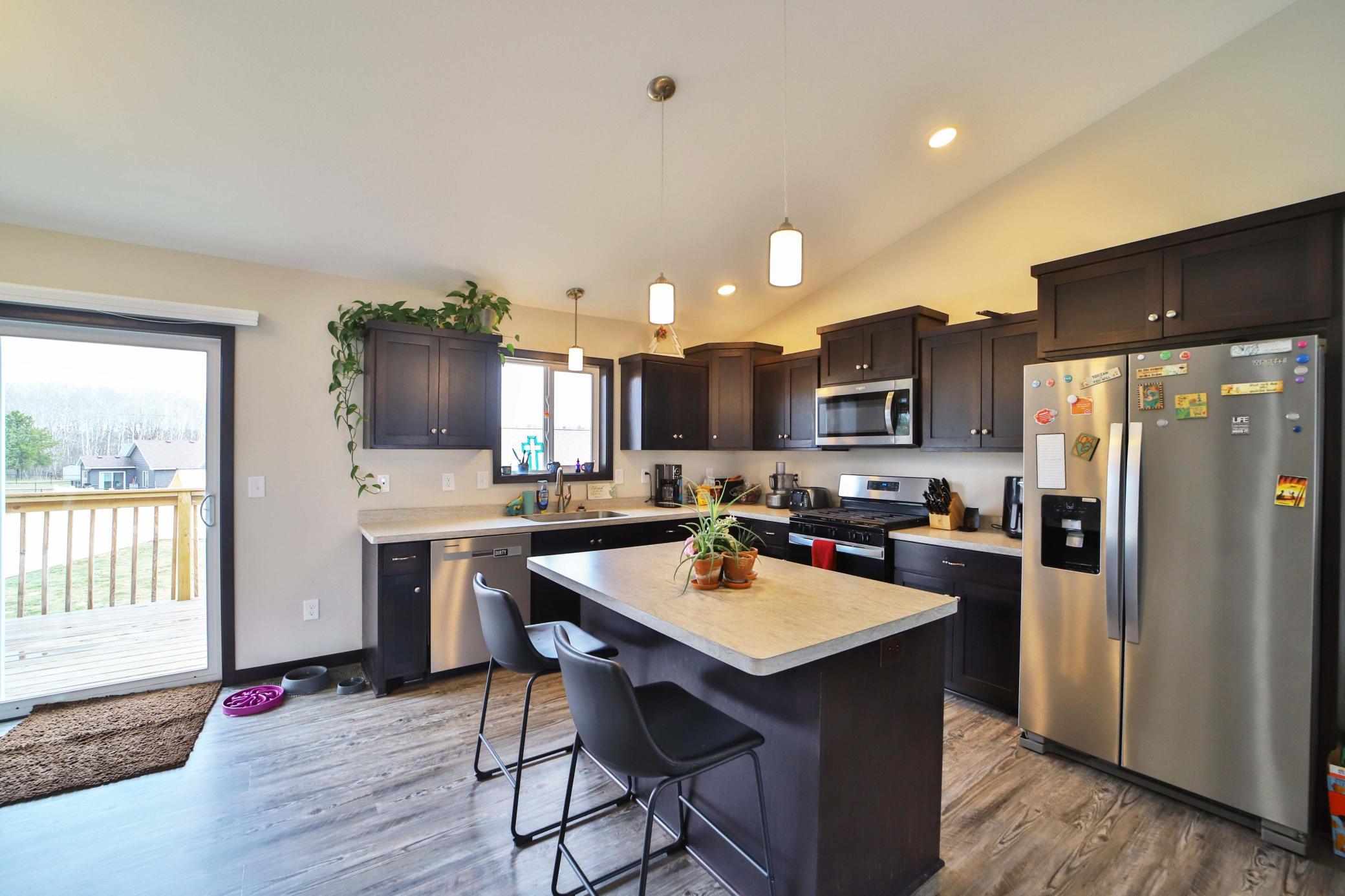 2023 single family home for sale at 809 Holton Ave in Brainerd, MN — 4 bed, 3 bath (photo 3 of 39)