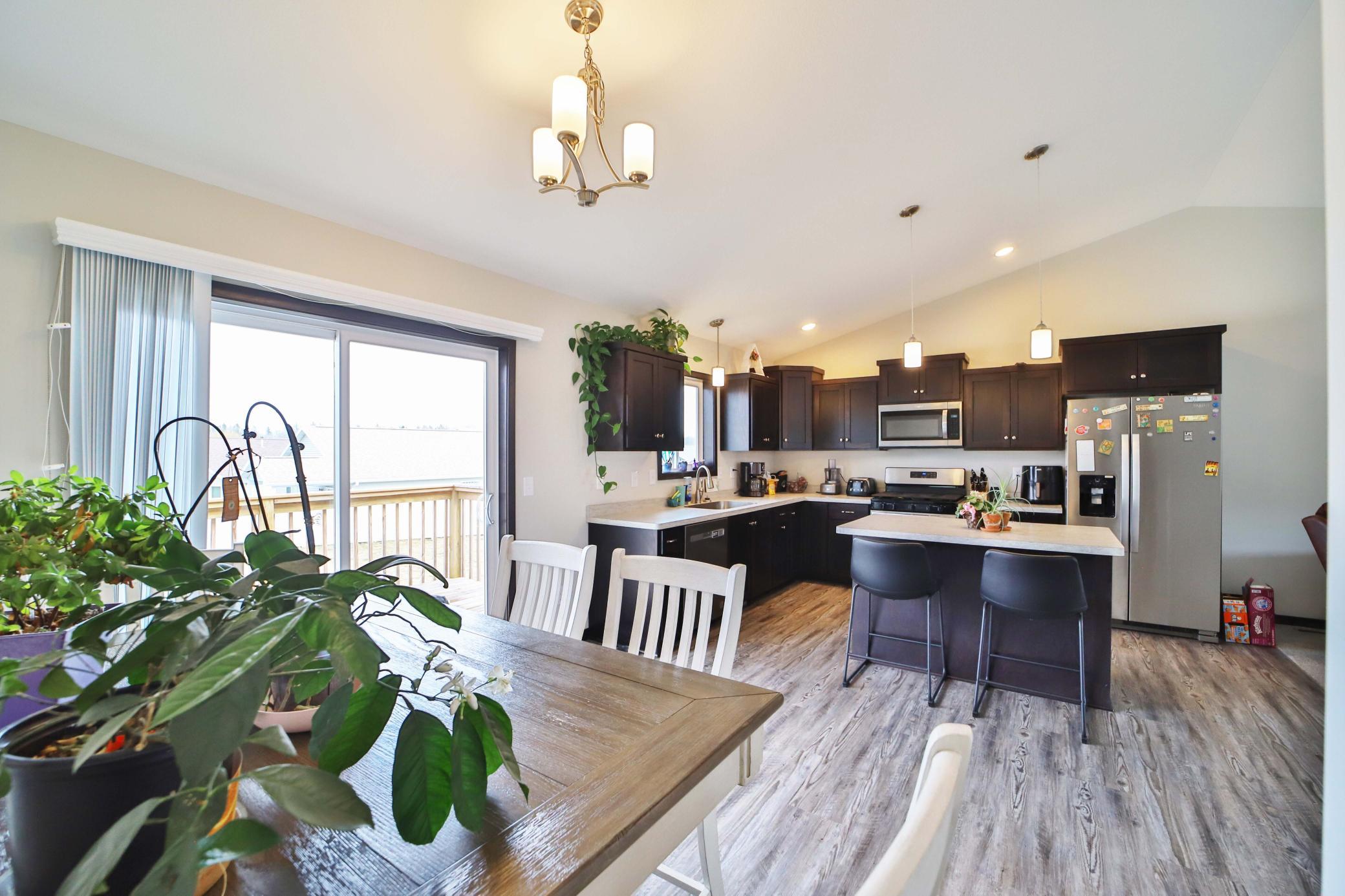 2023 single family home for sale at 809 Holton Ave in Brainerd, MN — 4 bed, 3 bath (photo 8 of 39)