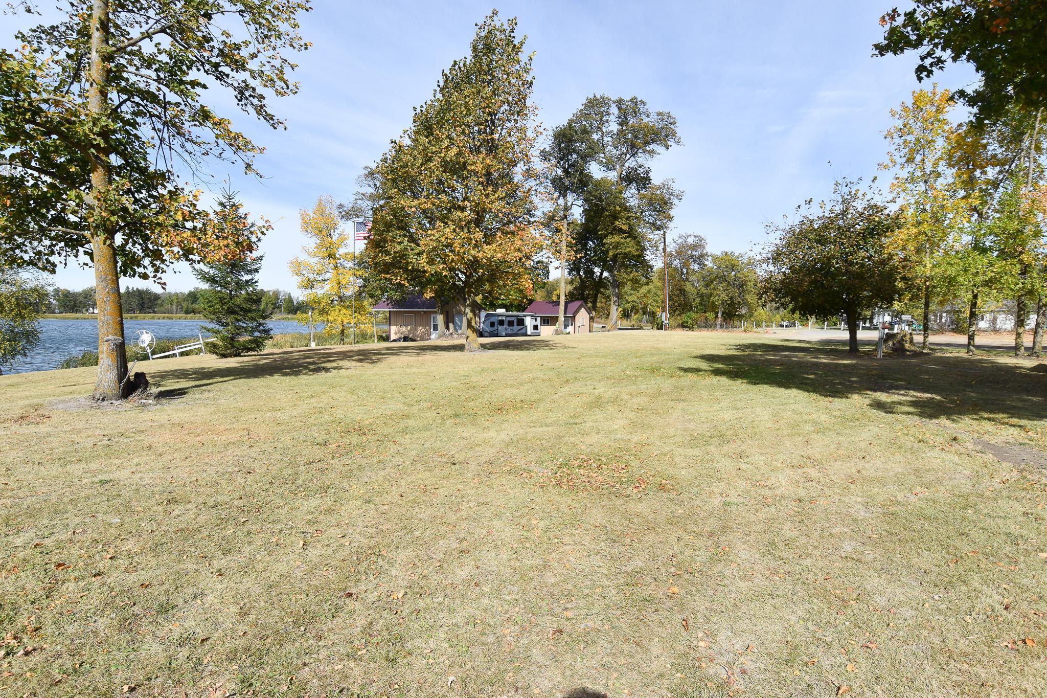 2005 single family home for sale at 33806 220th Street in Mahnomen, MN — 2 bed, 1 bath (photo 17 of 39)