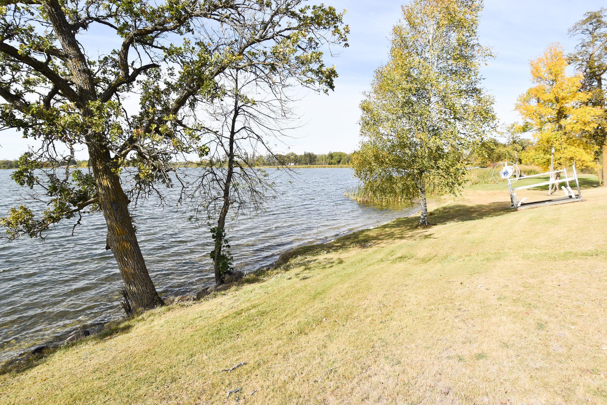 2005 single family home for sale at 33806 220th Street in Mahnomen, MN — 2 bed, 1 bath (photo 23 of 39)