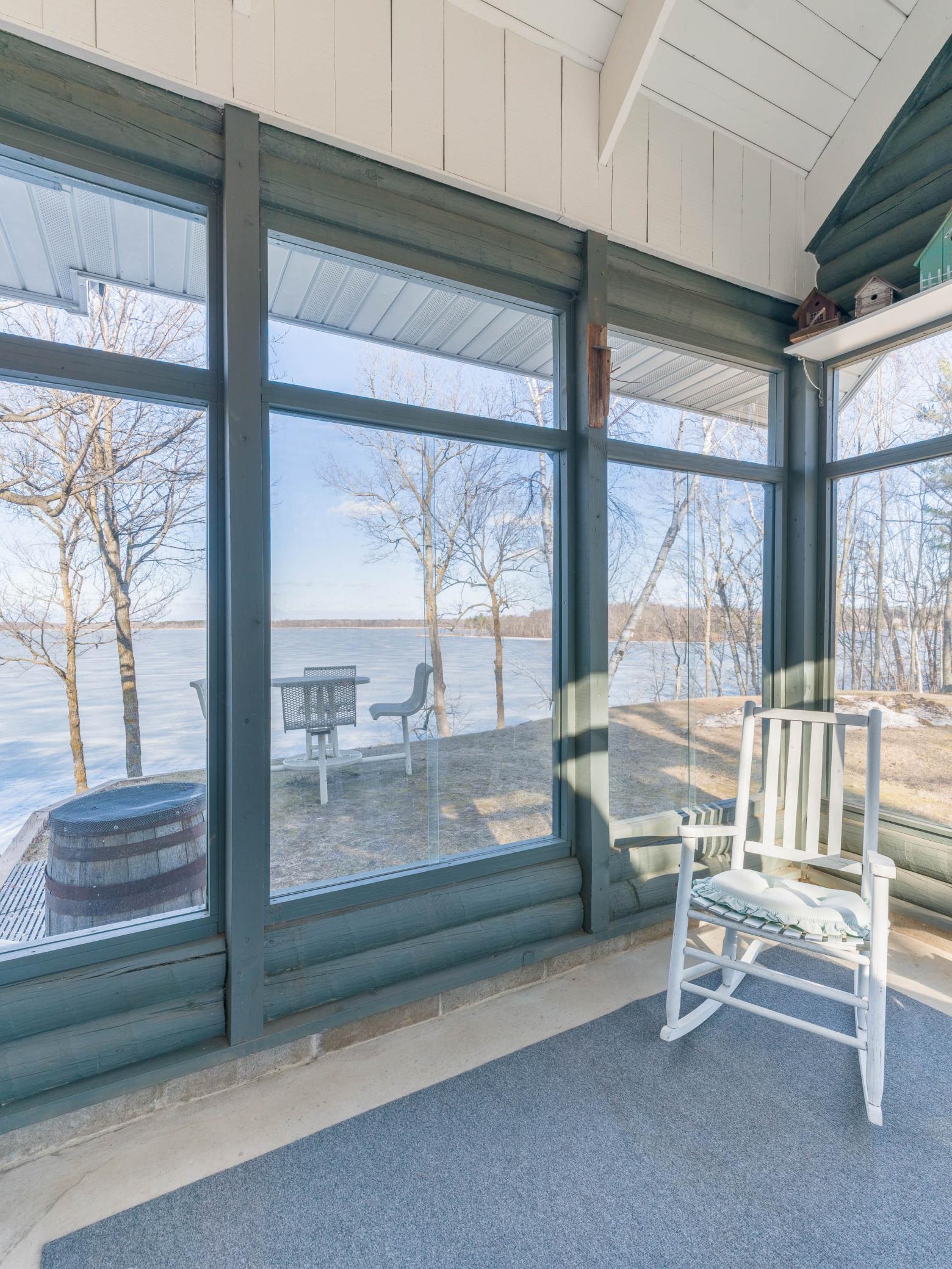 2001 single family home for sale at 9107 Wilderness Point Road in Brainerd, MN — 3 bed, 2 bath (photo 11 of 48)