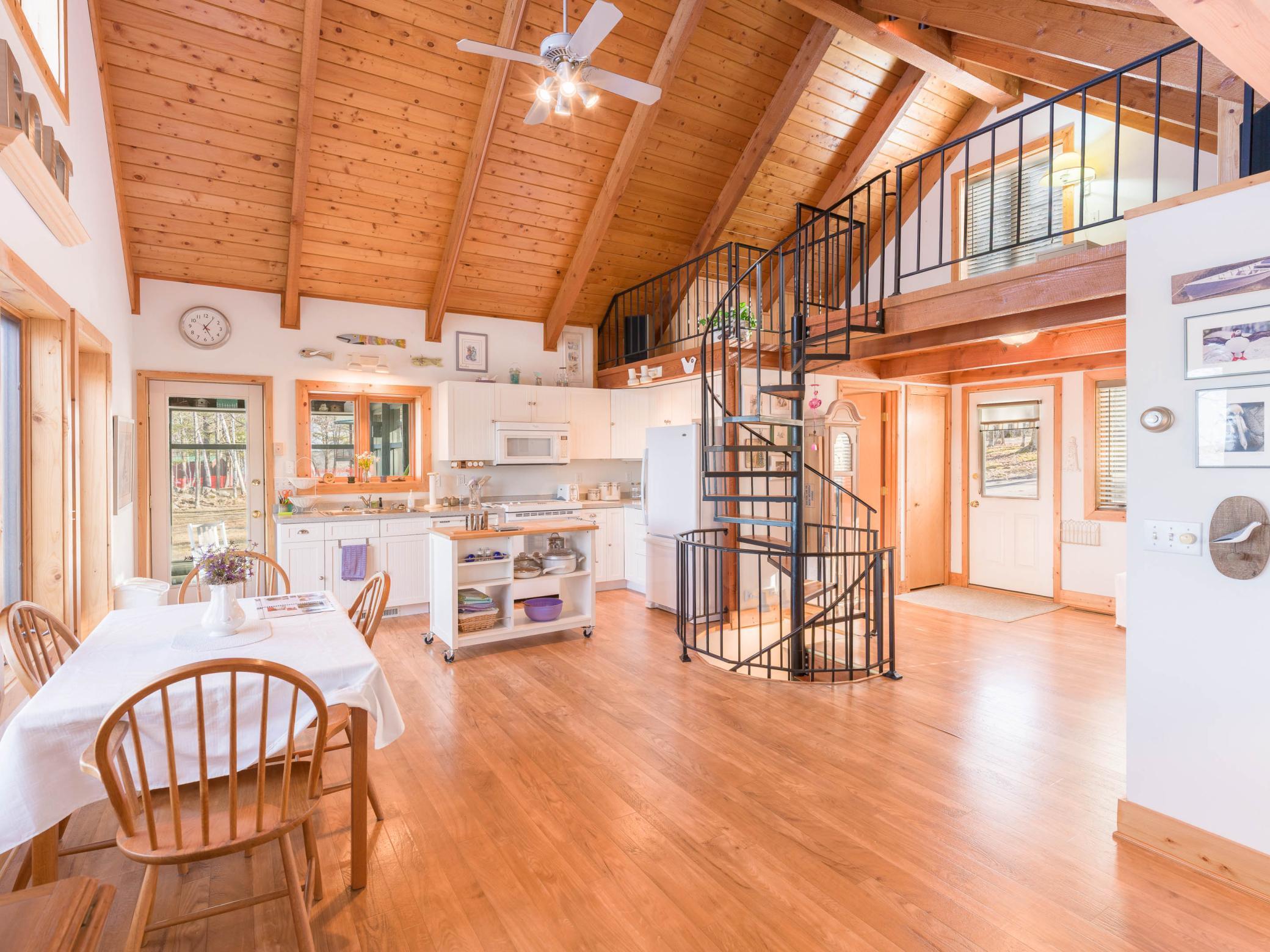 2001 single family home for sale at 9107 Wilderness Point Road in Brainerd, MN — 3 bed, 2 bath (photo 4 of 48)