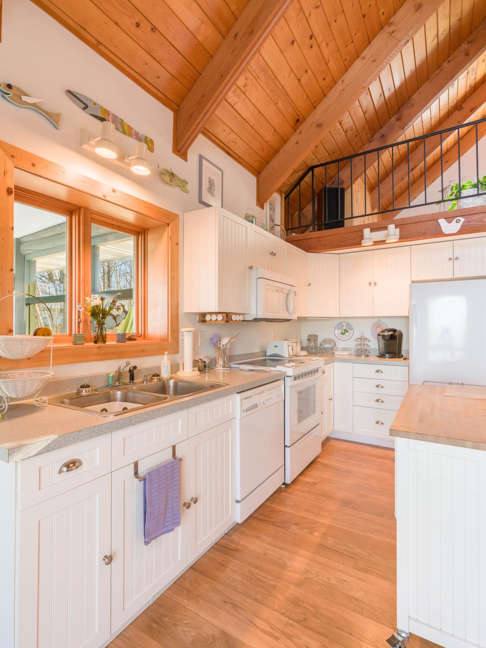 2001 single family home for sale at 9107 Wilderness Point Road in Brainerd, MN — 3 bed, 2 bath (photo 5 of 48)