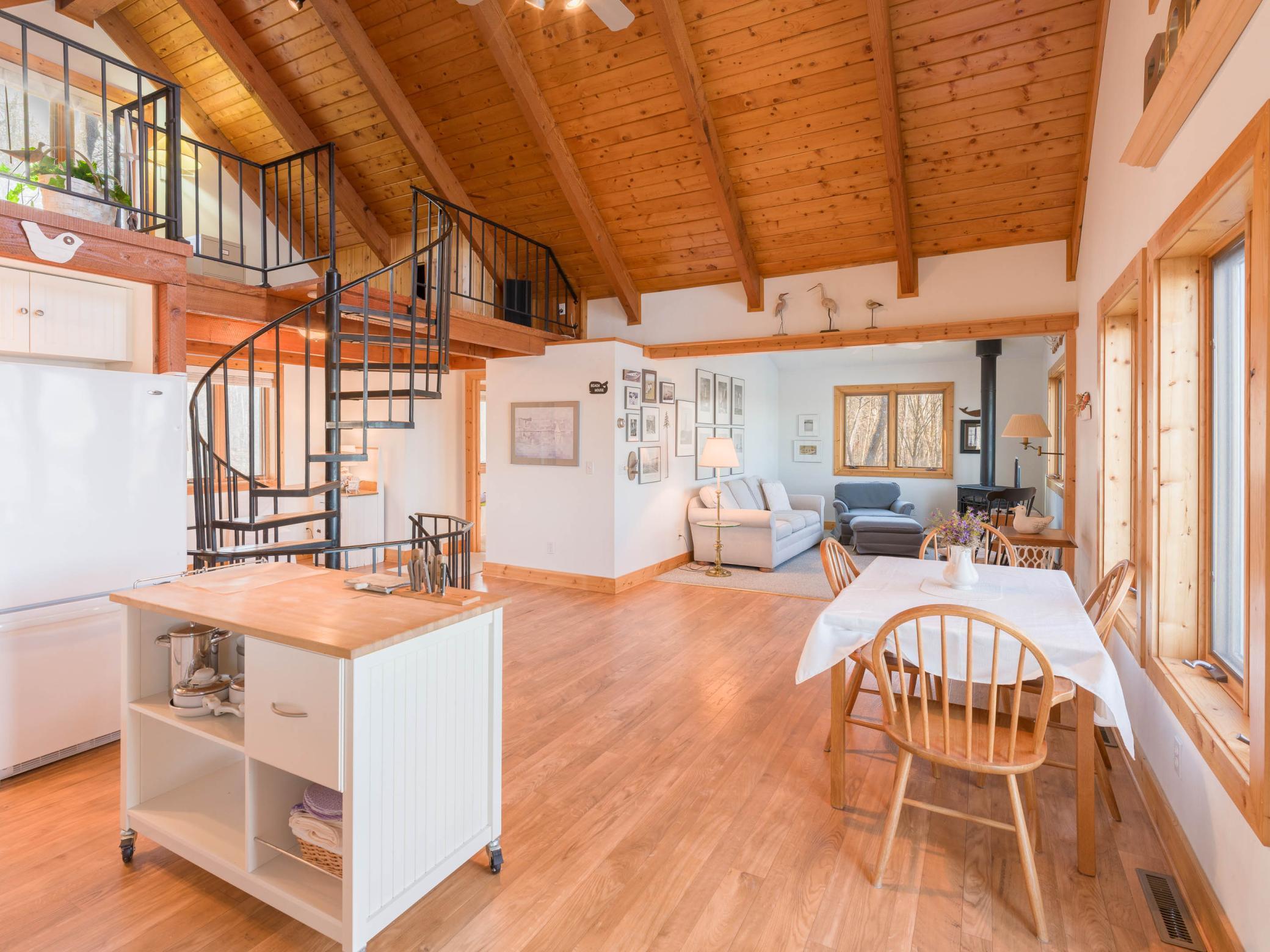 2001 single family home for sale at 9107 Wilderness Point Road in Brainerd, MN — 3 bed, 2 bath (photo 9 of 48)