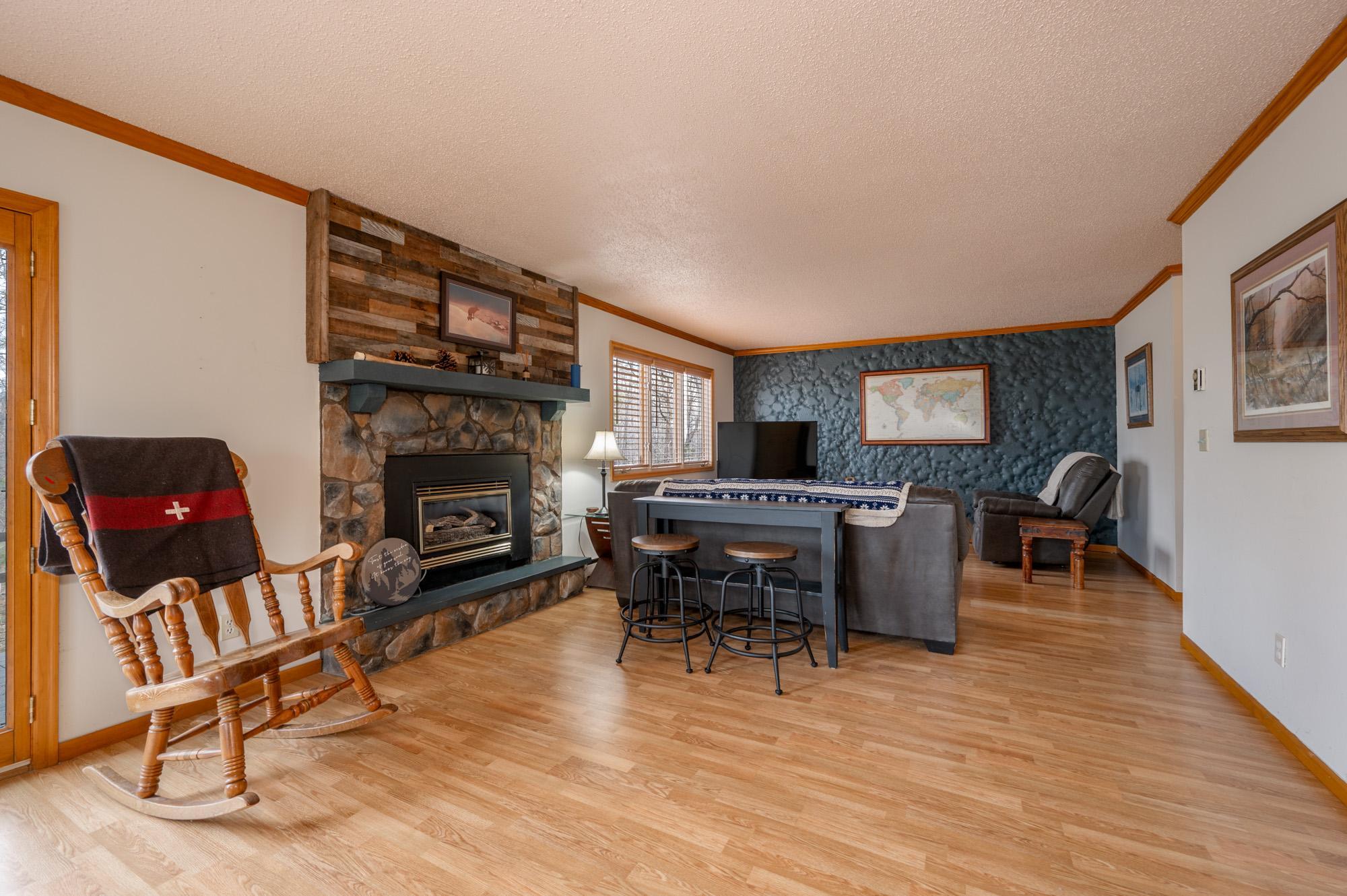 1975 townhouse for sale at 2114 SW 3rd Avenue in Grand Rapids, MN — 3 bed, 3 bath (photo 2 of 33)
