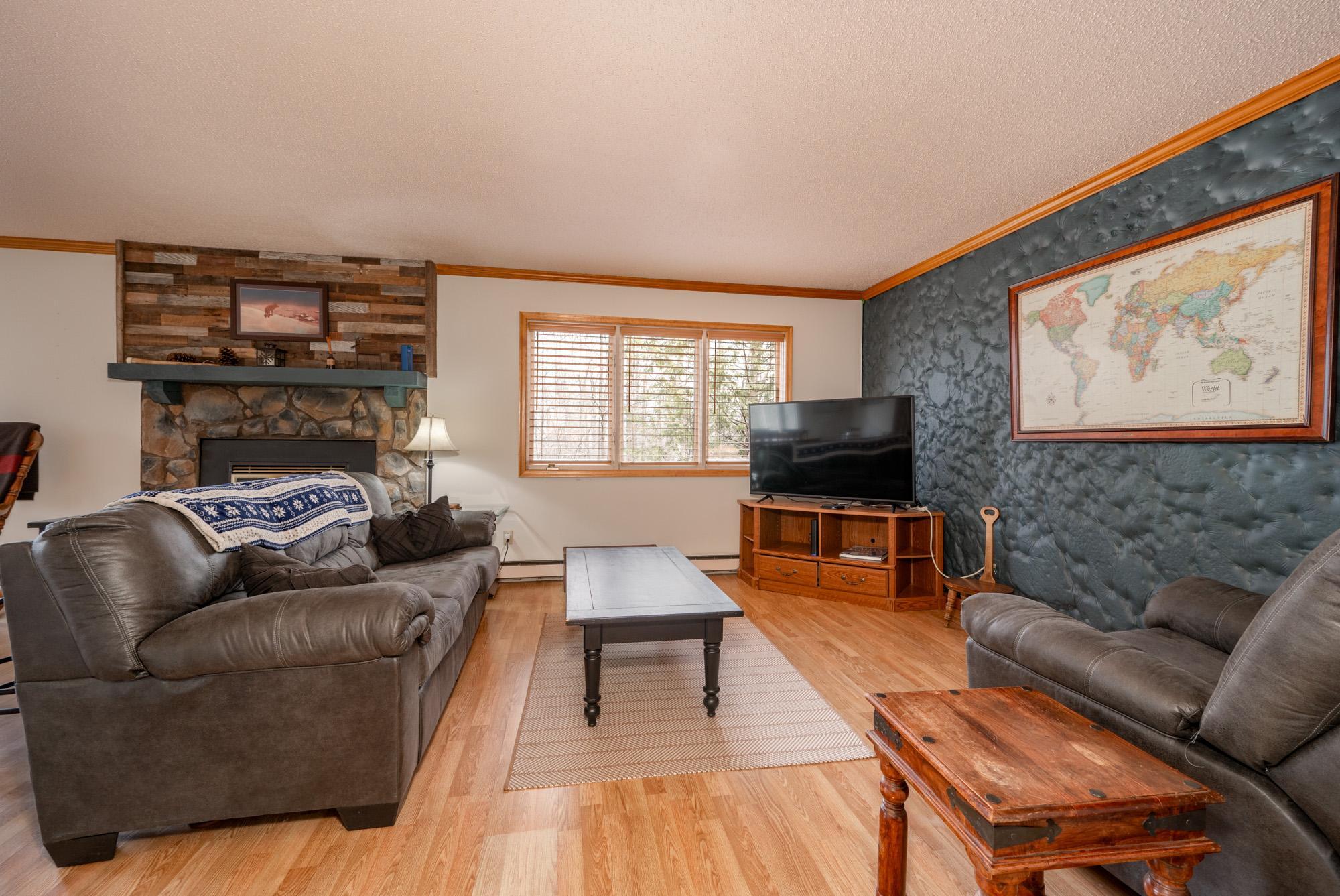 1975 townhouse for sale at 2114 SW 3rd Avenue in Grand Rapids, MN — 3 bed, 3 bath (photo 5 of 33)